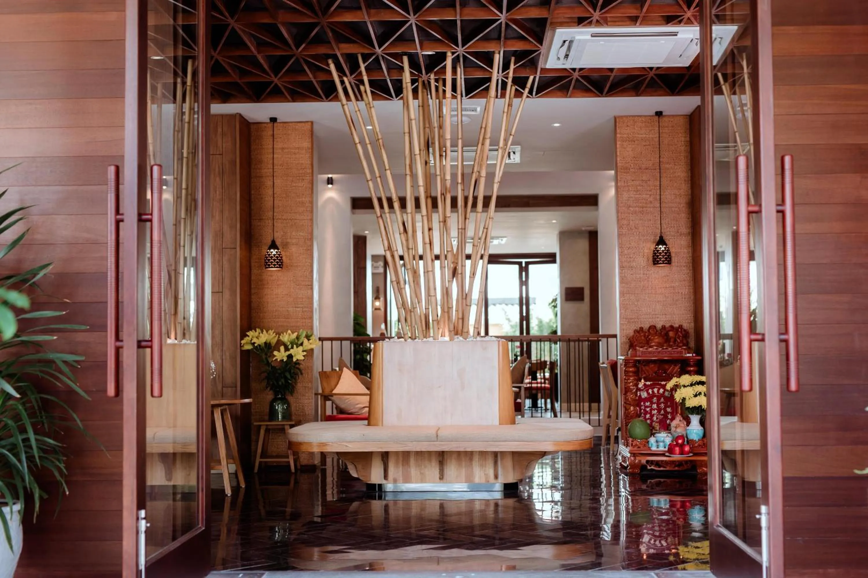 concierge in Little Gem Hoi An Boutique Hotel & Spa