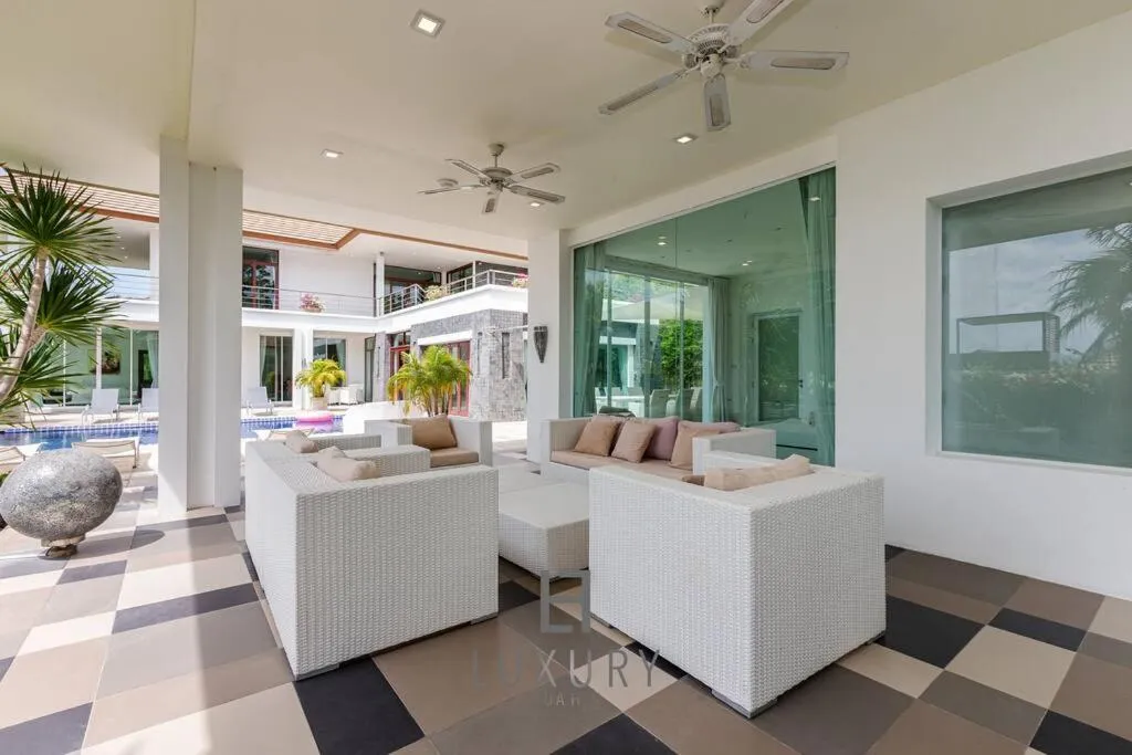 Unique Pool Villa with 5 Bedrooms and Sea View PM-C1