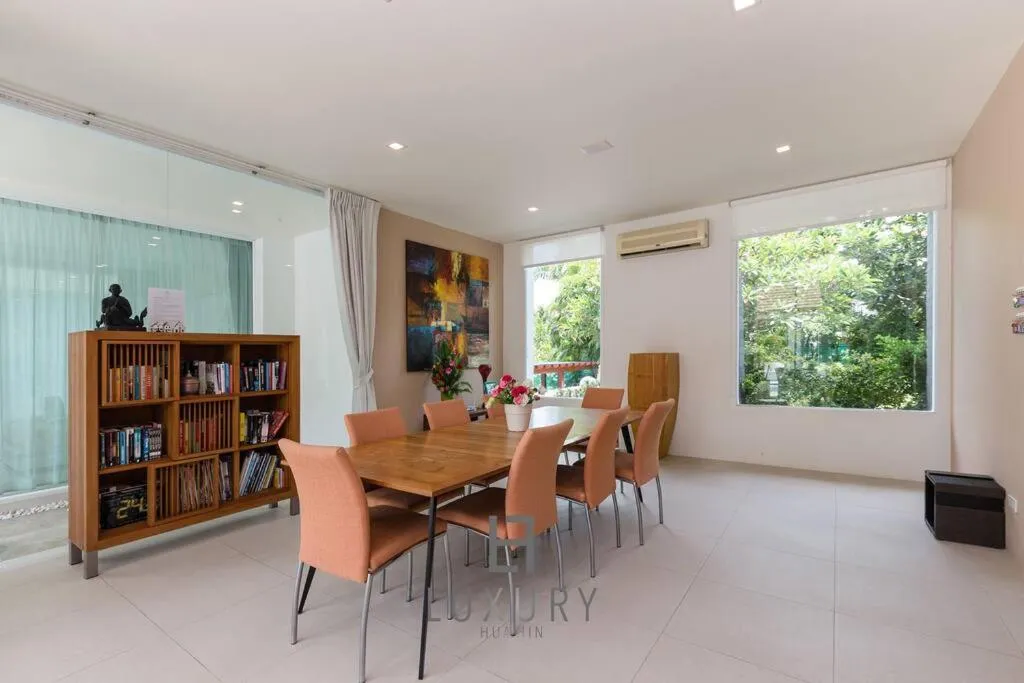 Unique Pool Villa with 5 Bedrooms and Sea View PM-C1