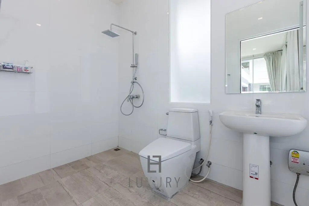 Unique Pool Villa with 5 Bedrooms and Sea View PM-C1