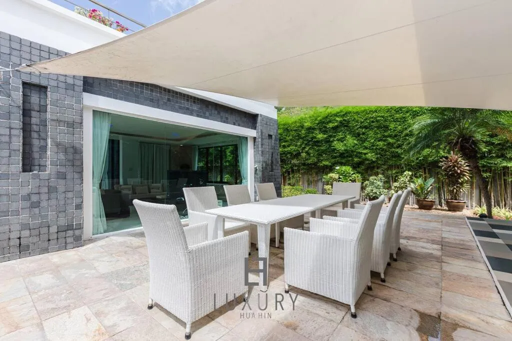 Unique Pool Villa with 5 Bedrooms and Sea View PM-C1