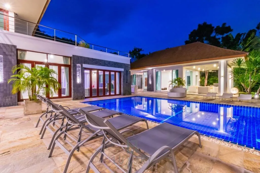 Unique Pool Villa with 5 Bedrooms and Sea View PM-C1