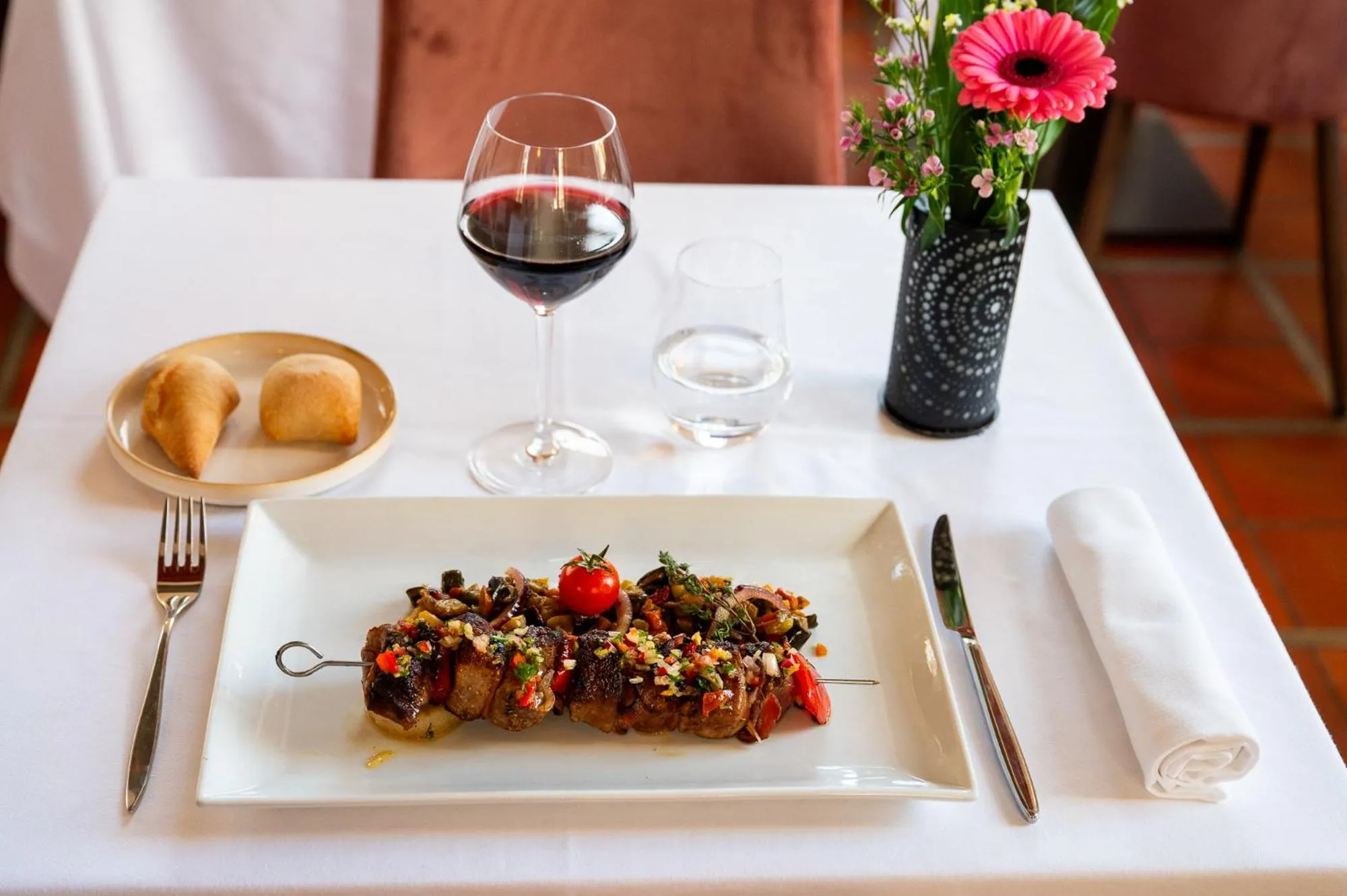 Restaurant/places to eat in Moulin de Vernègues Hôtel & Spa