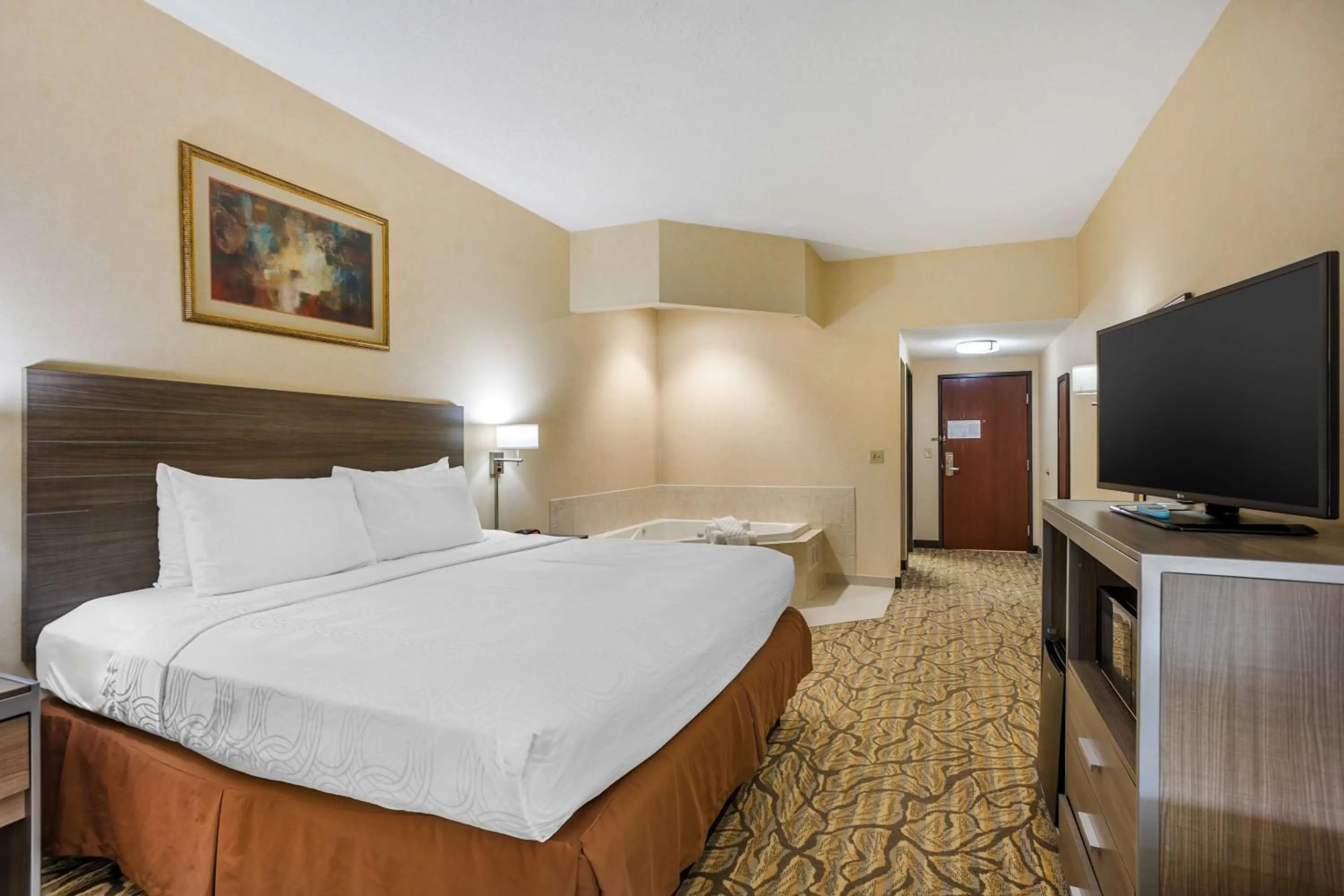 Bedroom, Bed in Best Western Danville Inn