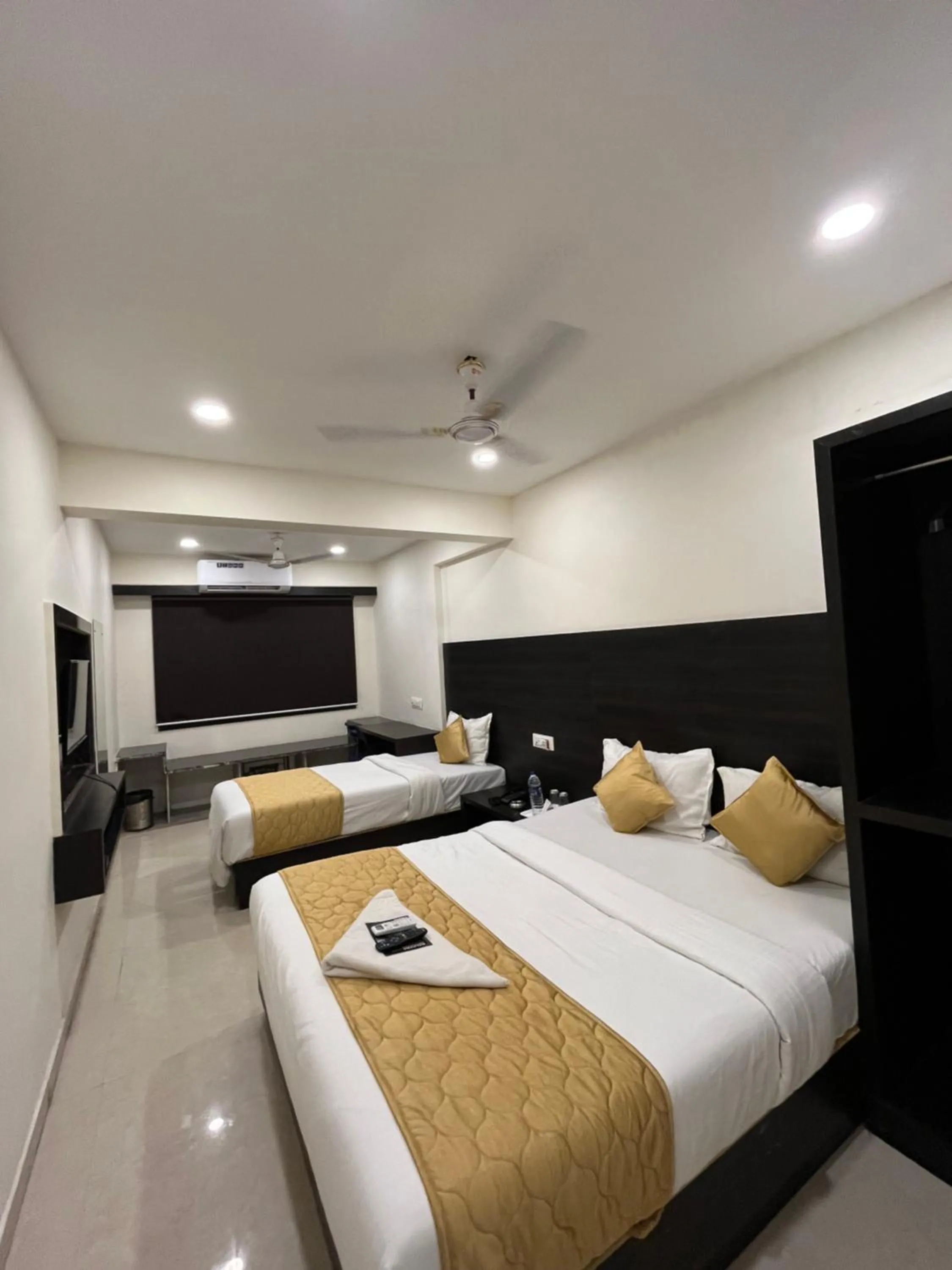 Wind Flower Regency - Near Kokilaben Hospital