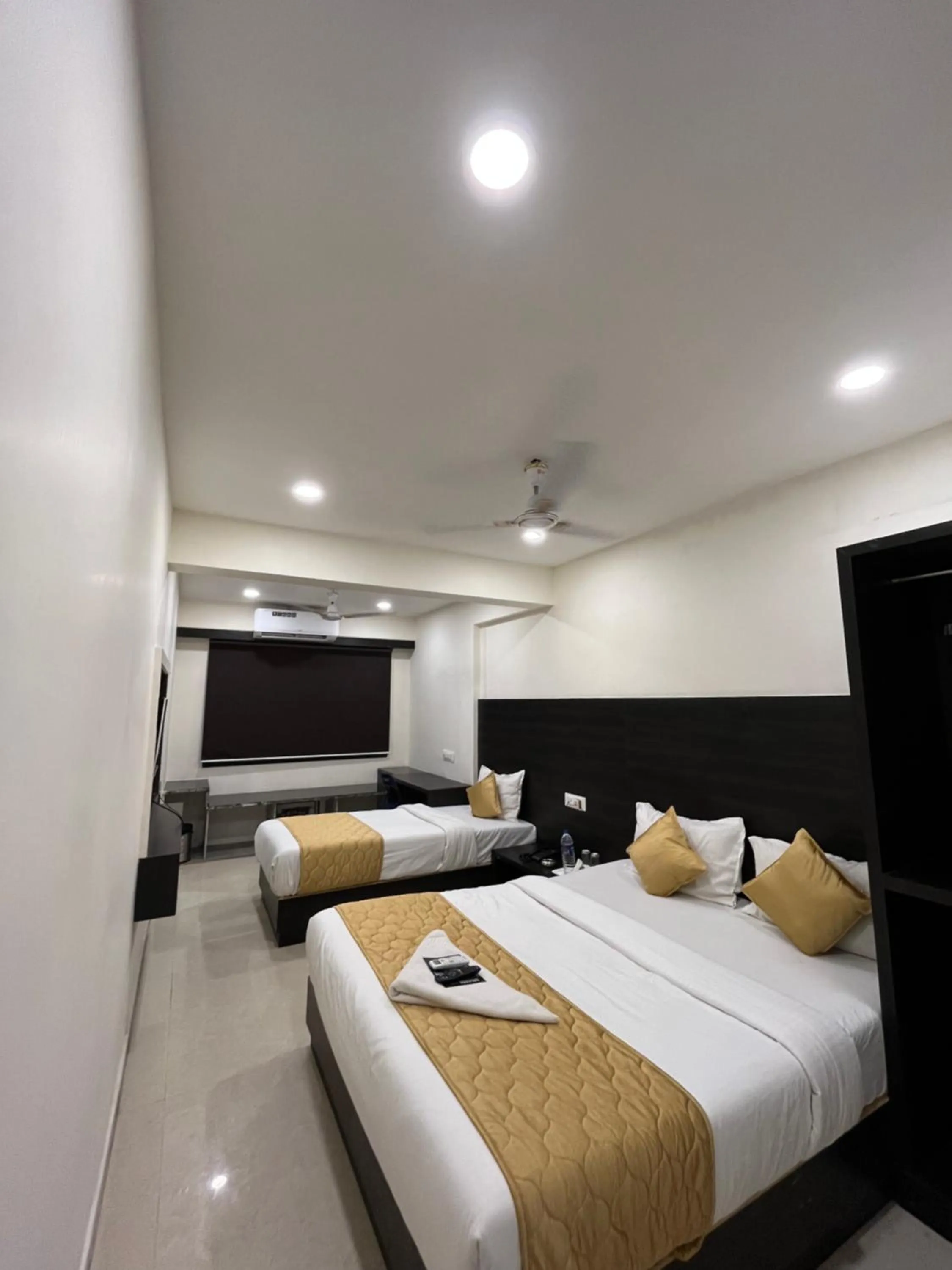 Wind Flower Regency - Near Kokilaben Hospital