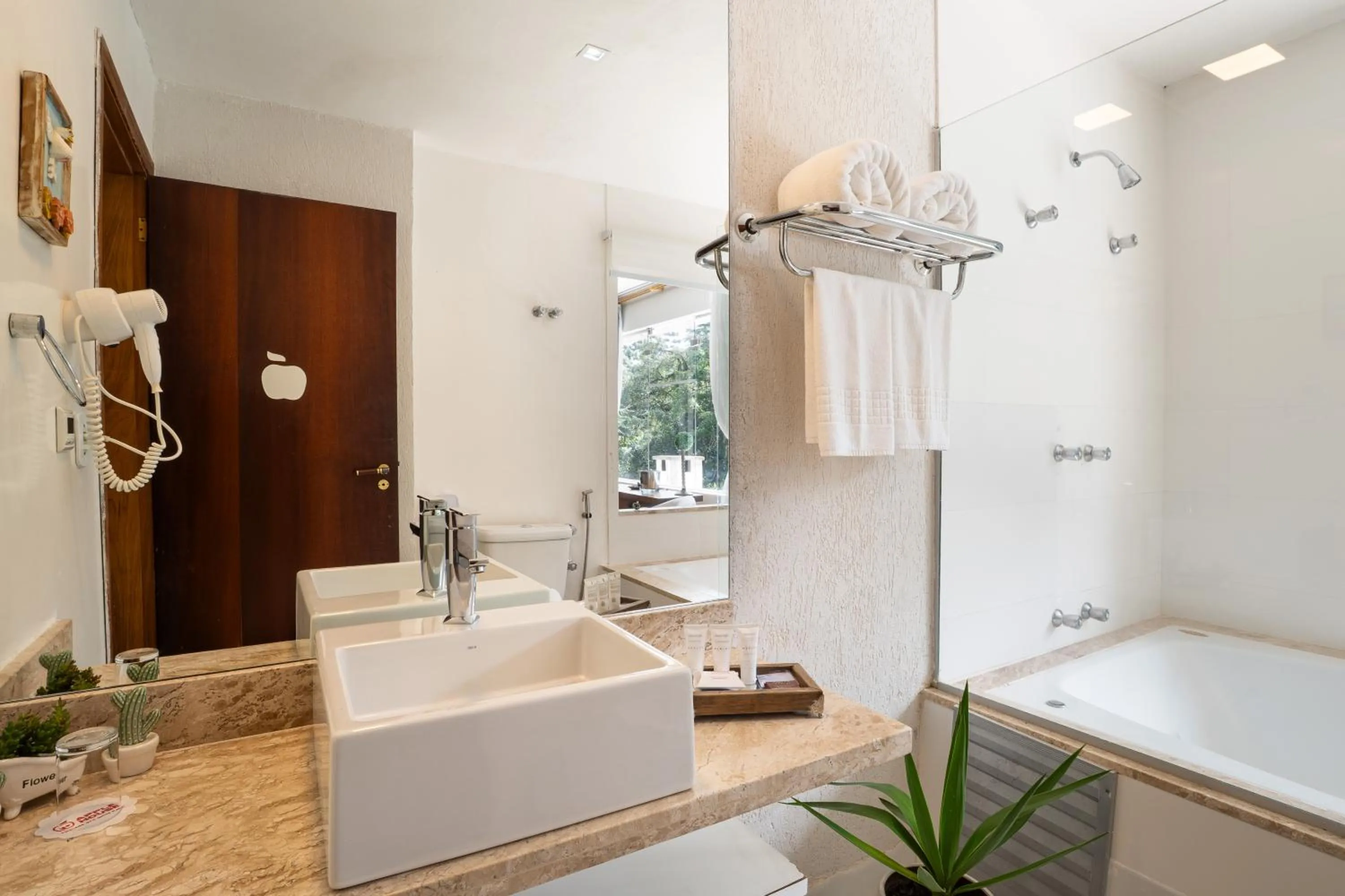 Bathroom in Pousada Apple House Campos do Jordao