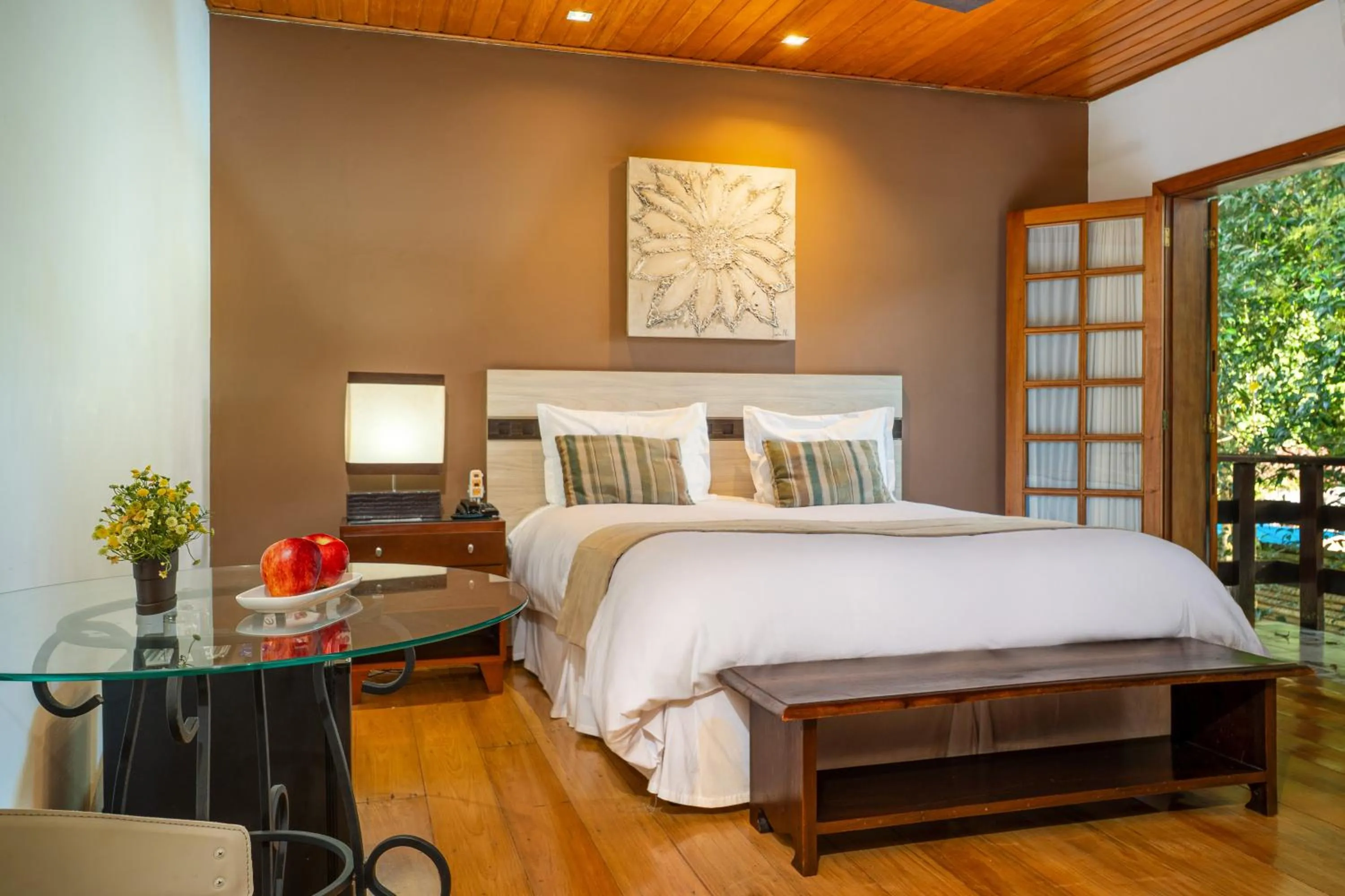 Photo of the whole room, Bed in Pousada Apple House Campos do Jordao