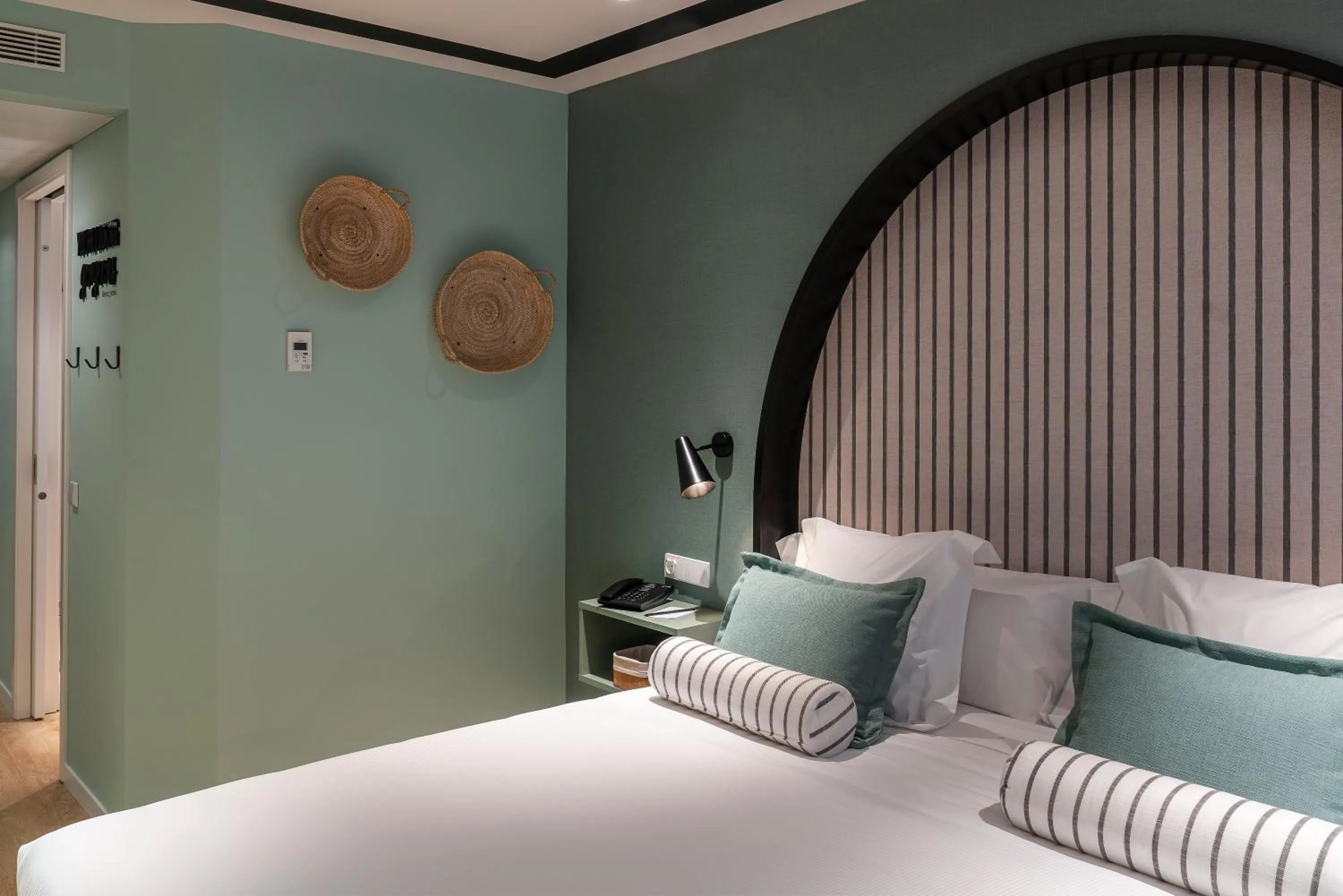 Photo of the whole room, Bed in Vincci Bonjardim