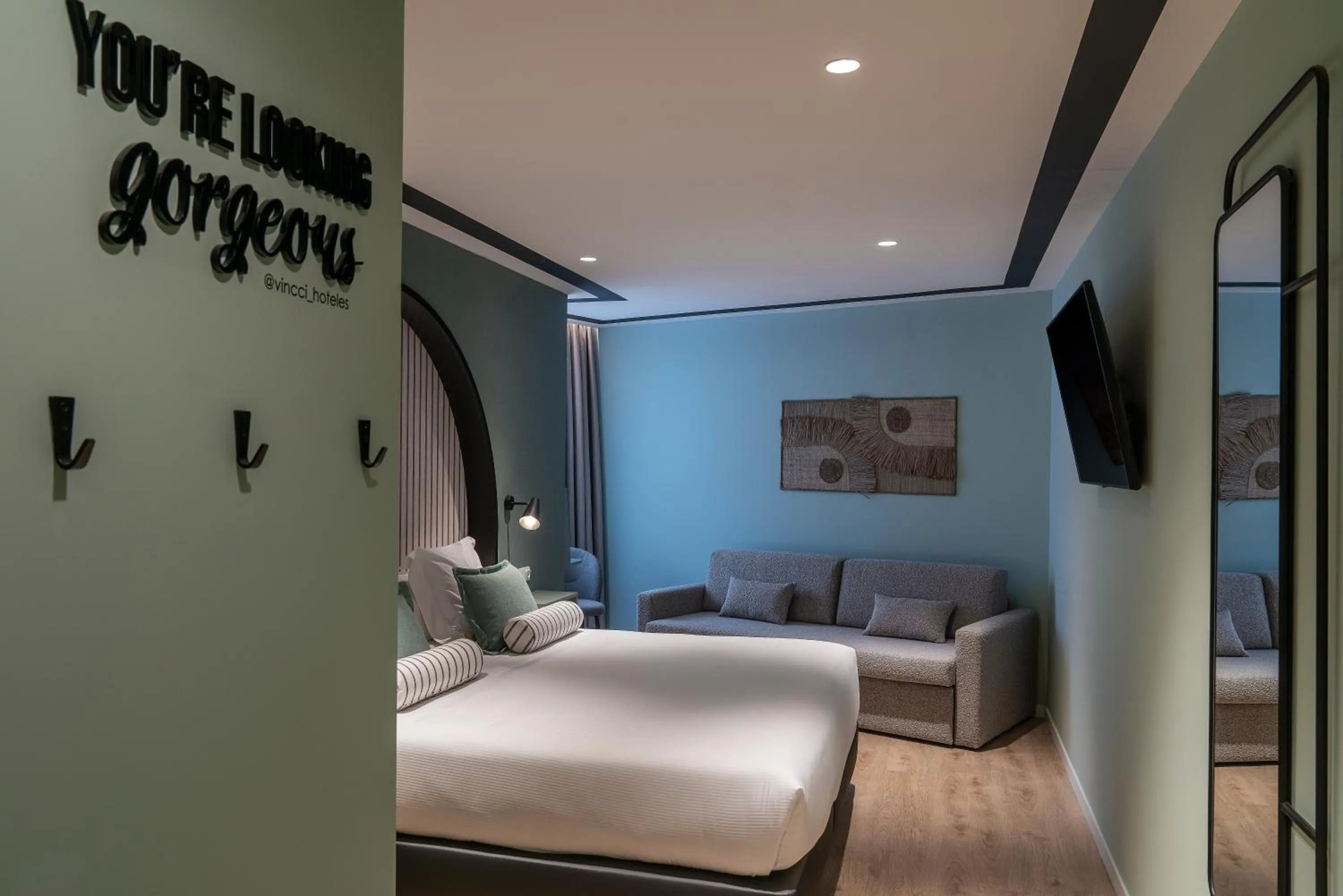 TV and multimedia, Bed in Vincci Bonjardim