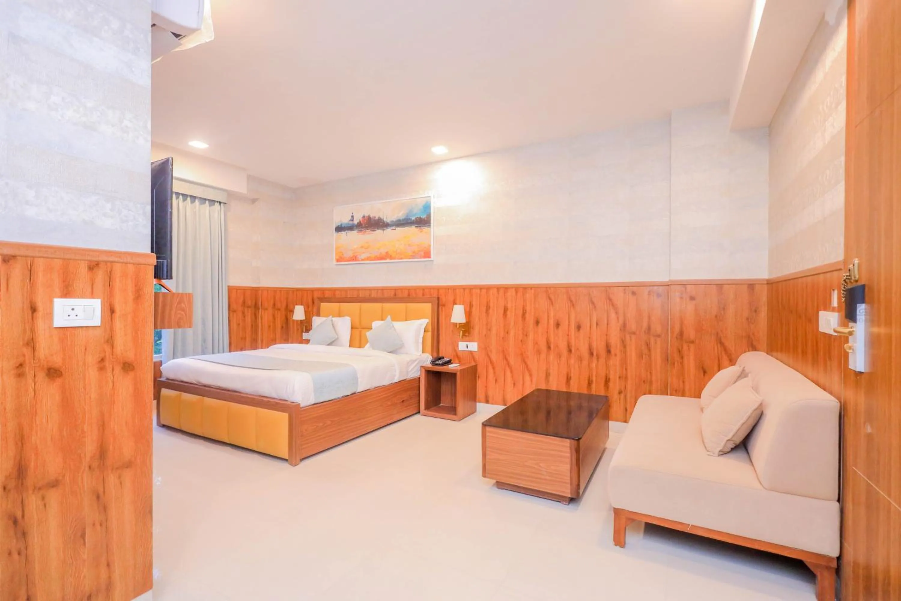 Bedroom, Bed in Clay Inn Hotel, Sohna Road, Sector 49, Gurugram