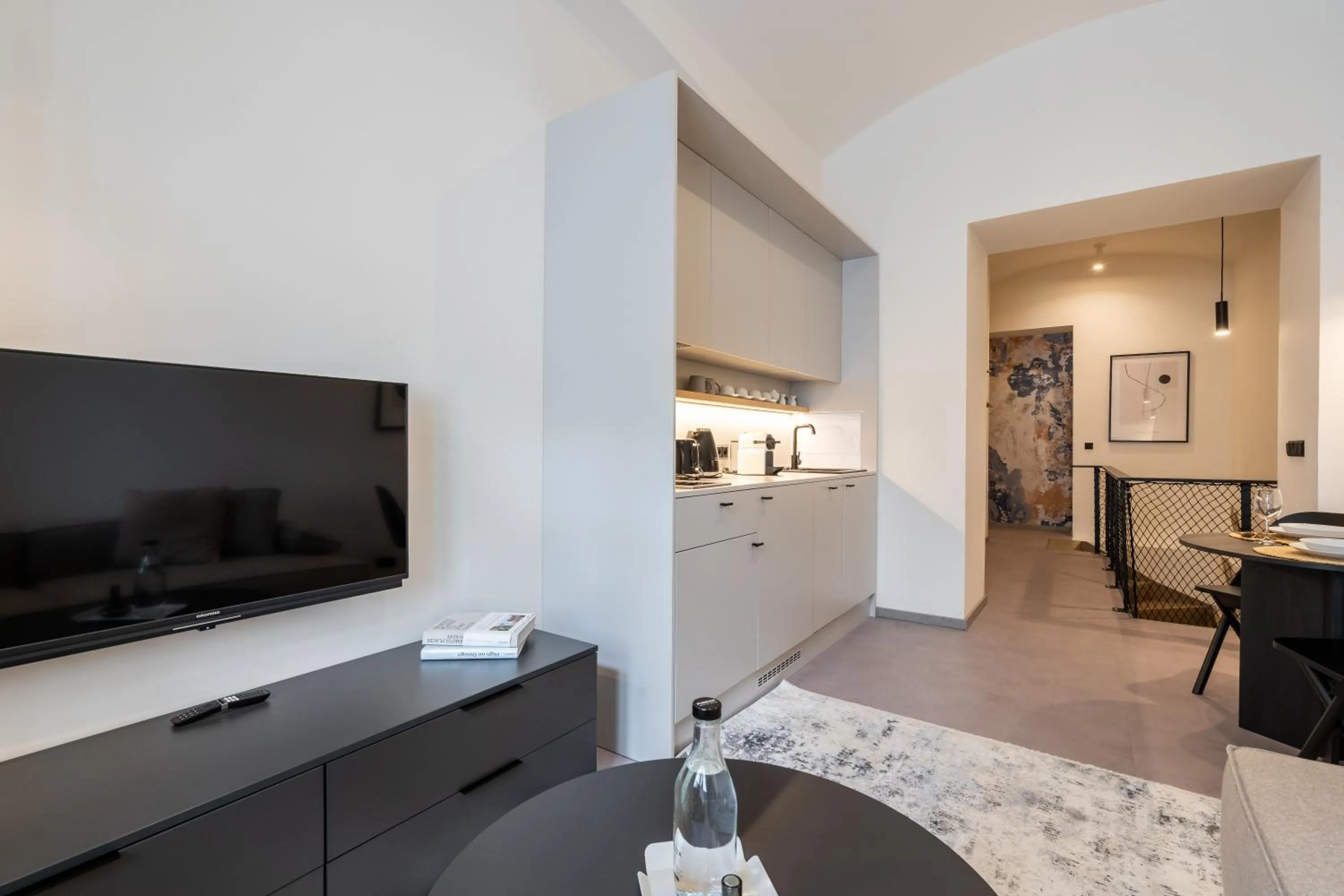 Communal lounge/ TV room in HONEST Karlin