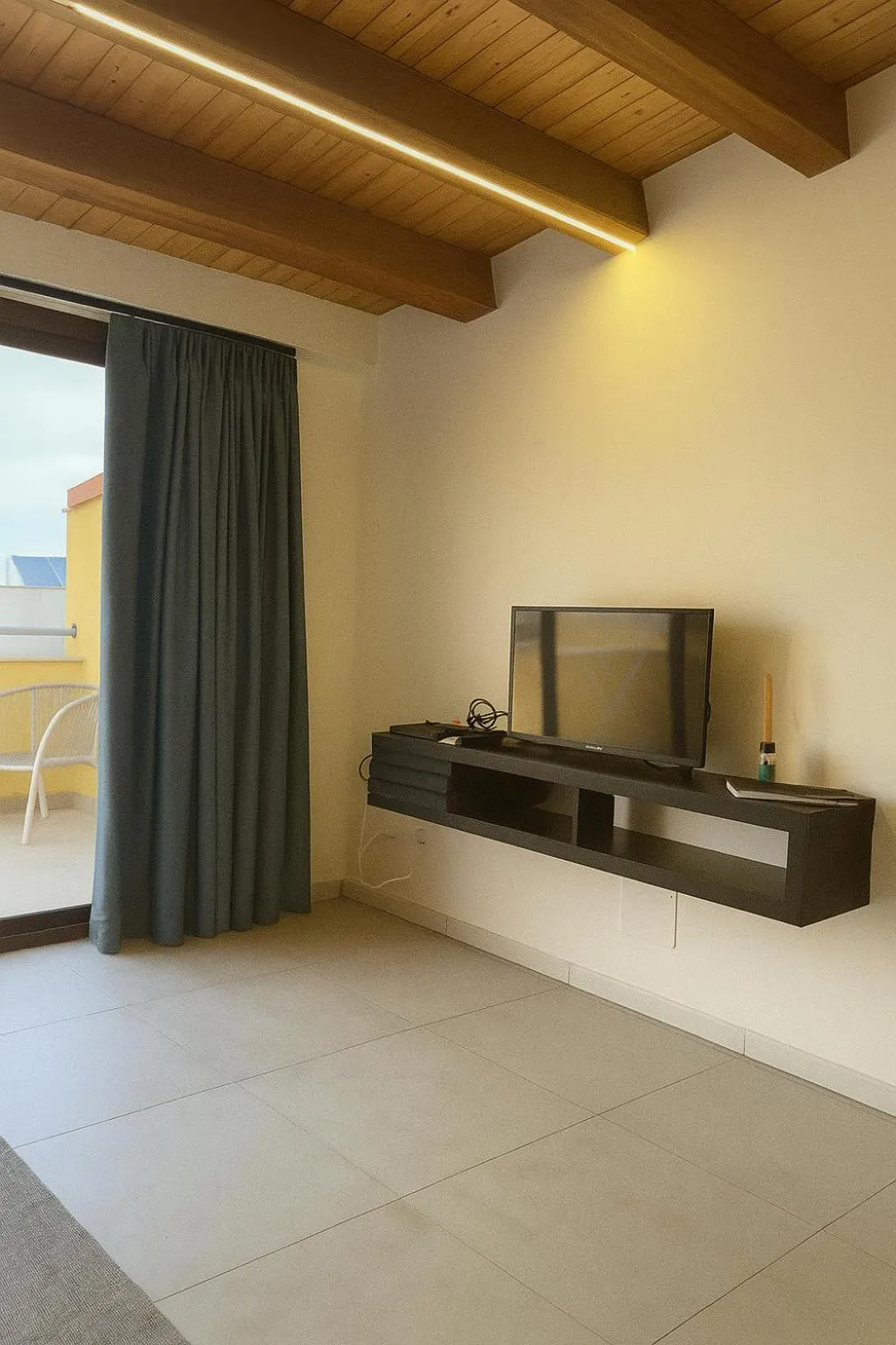 TV and multimedia in Marina di Petrolo Apartments