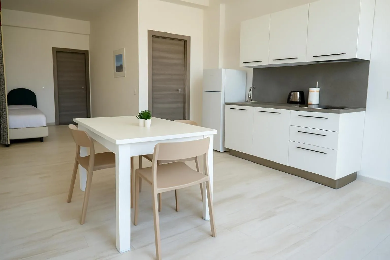 Kitchen or kitchenette in Marina di Petrolo Apartments