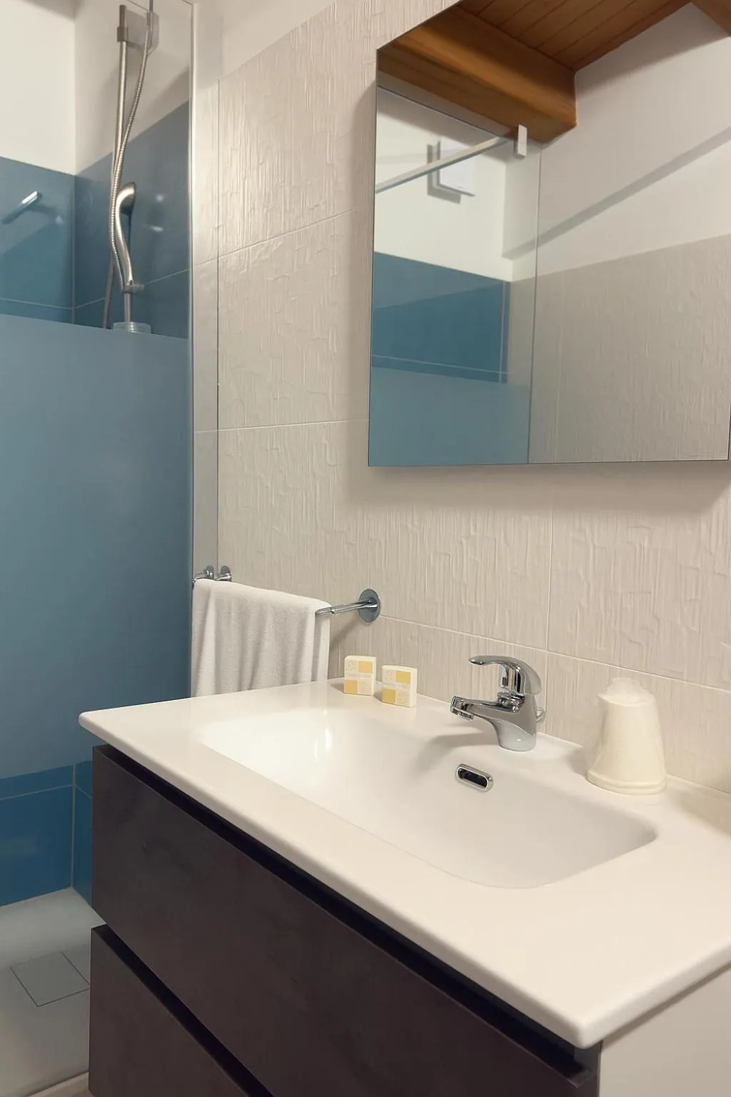 Bathroom in Marina di Petrolo Apartments