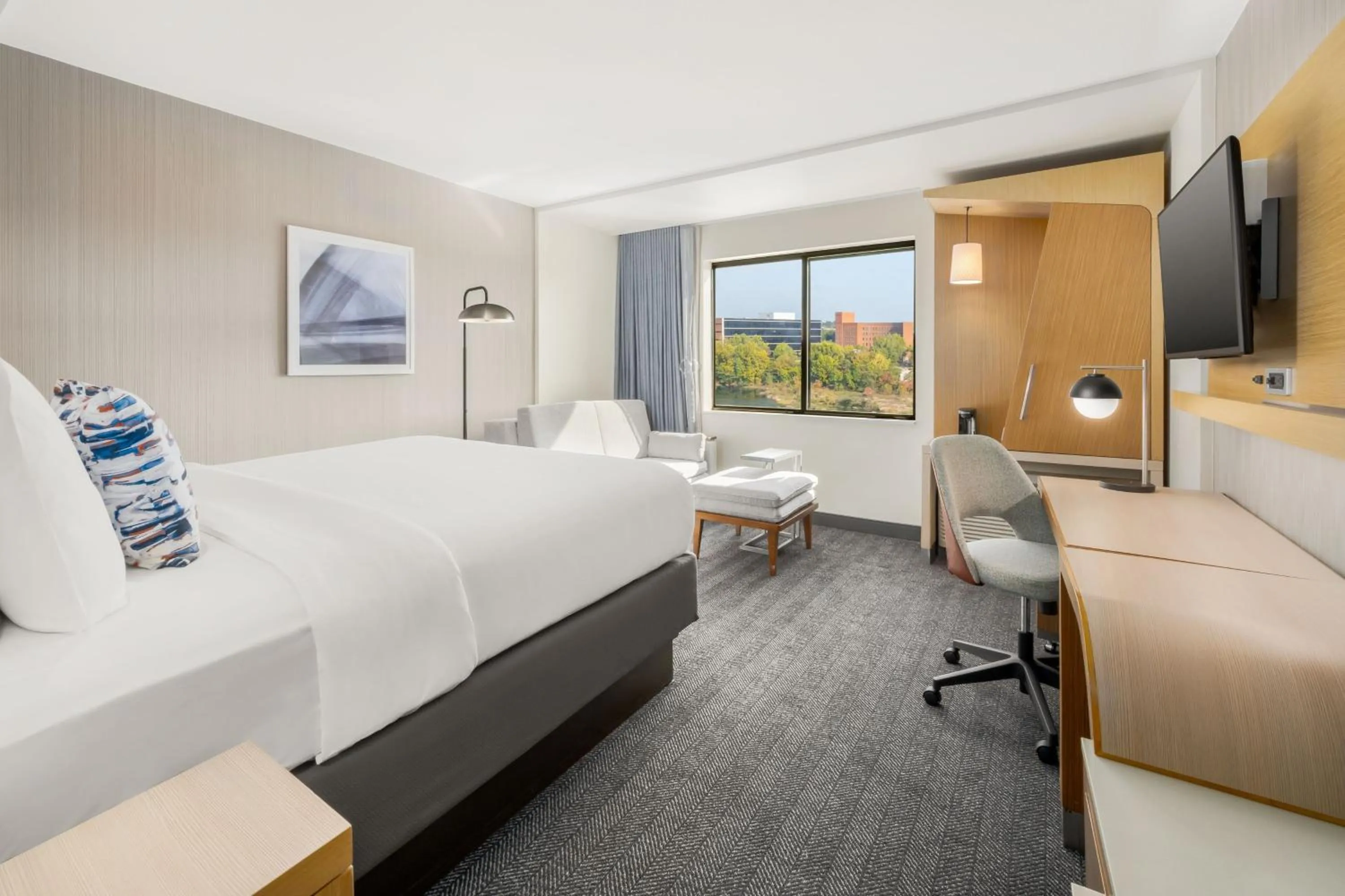 Photo of the whole room, Bed in Courtyard by Marriott Columbus Phenix City