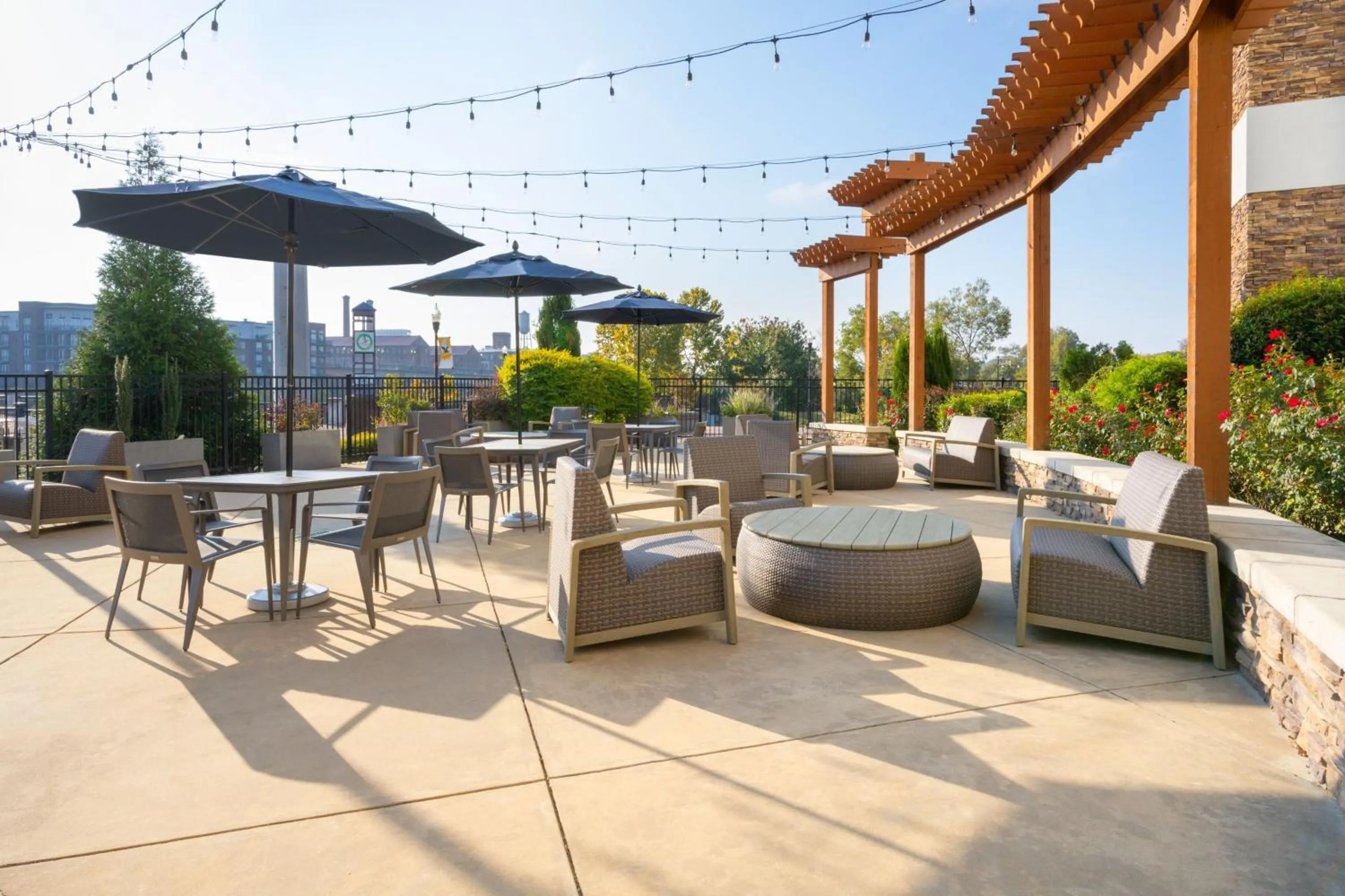 Swimming pool in Courtyard by Marriott Columbus Phenix City