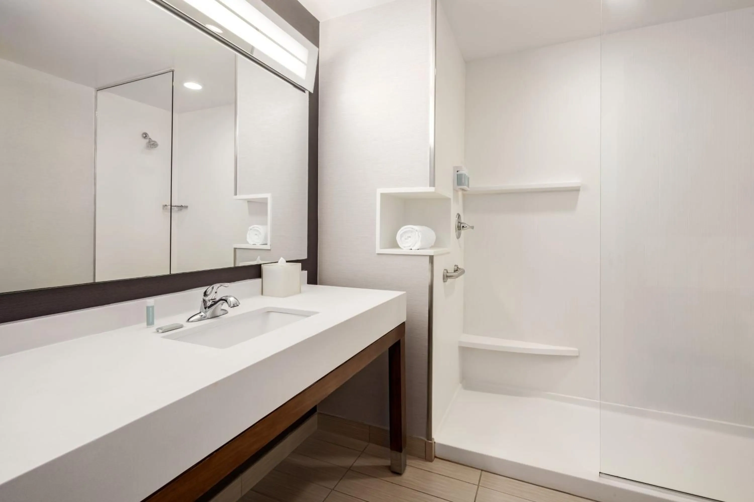 Bathroom in Courtyard by Marriott Columbus Phenix City