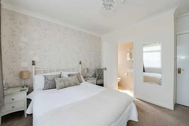 Deluxe Room - single occupancy in The Coast Yard B & B and Garden Chalets Deluxe Room - single occupancy in The Coast Yard B & B and Garden Chalets