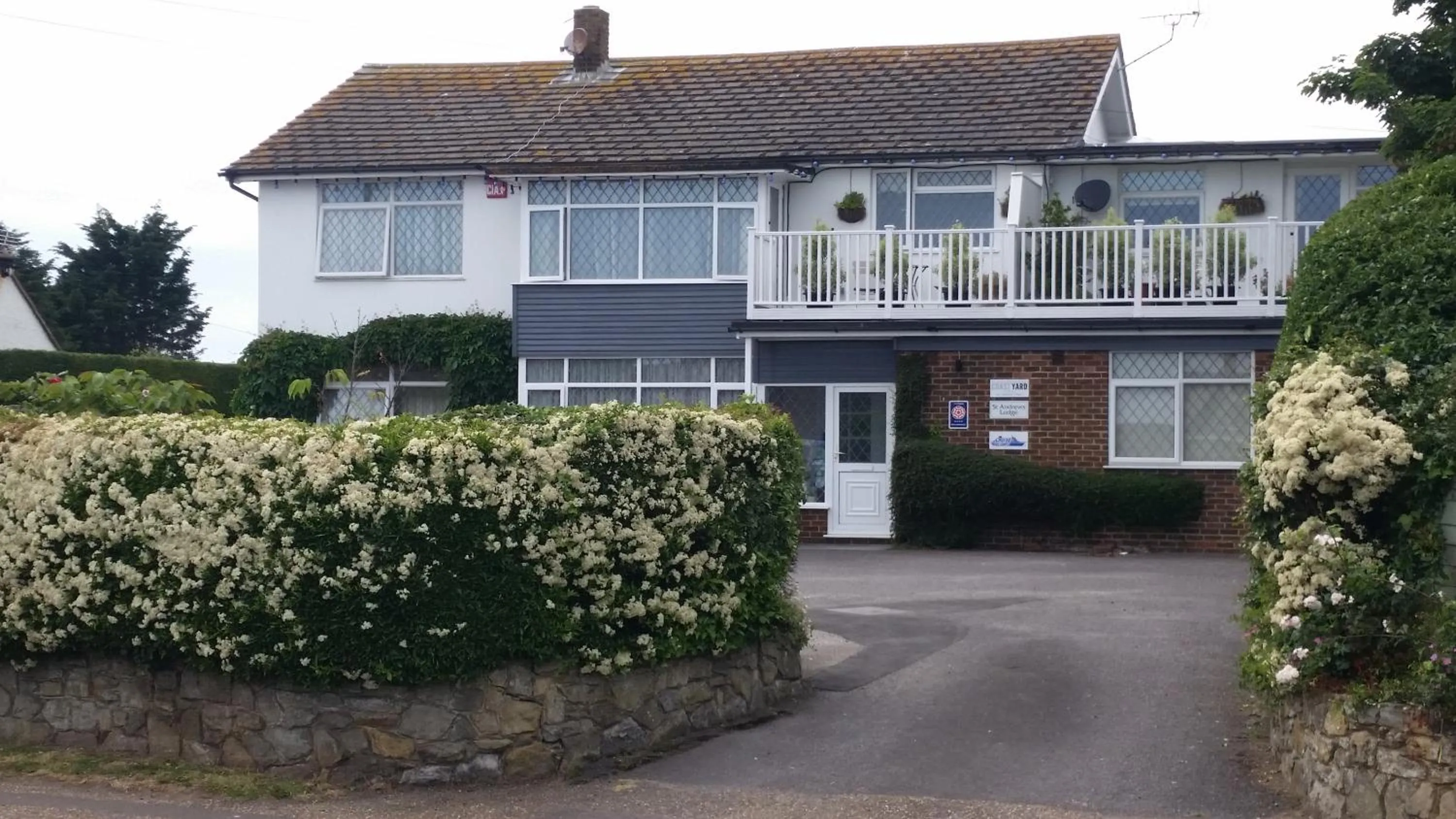 Property building in The Coast Yard B & B and Garden Chalets