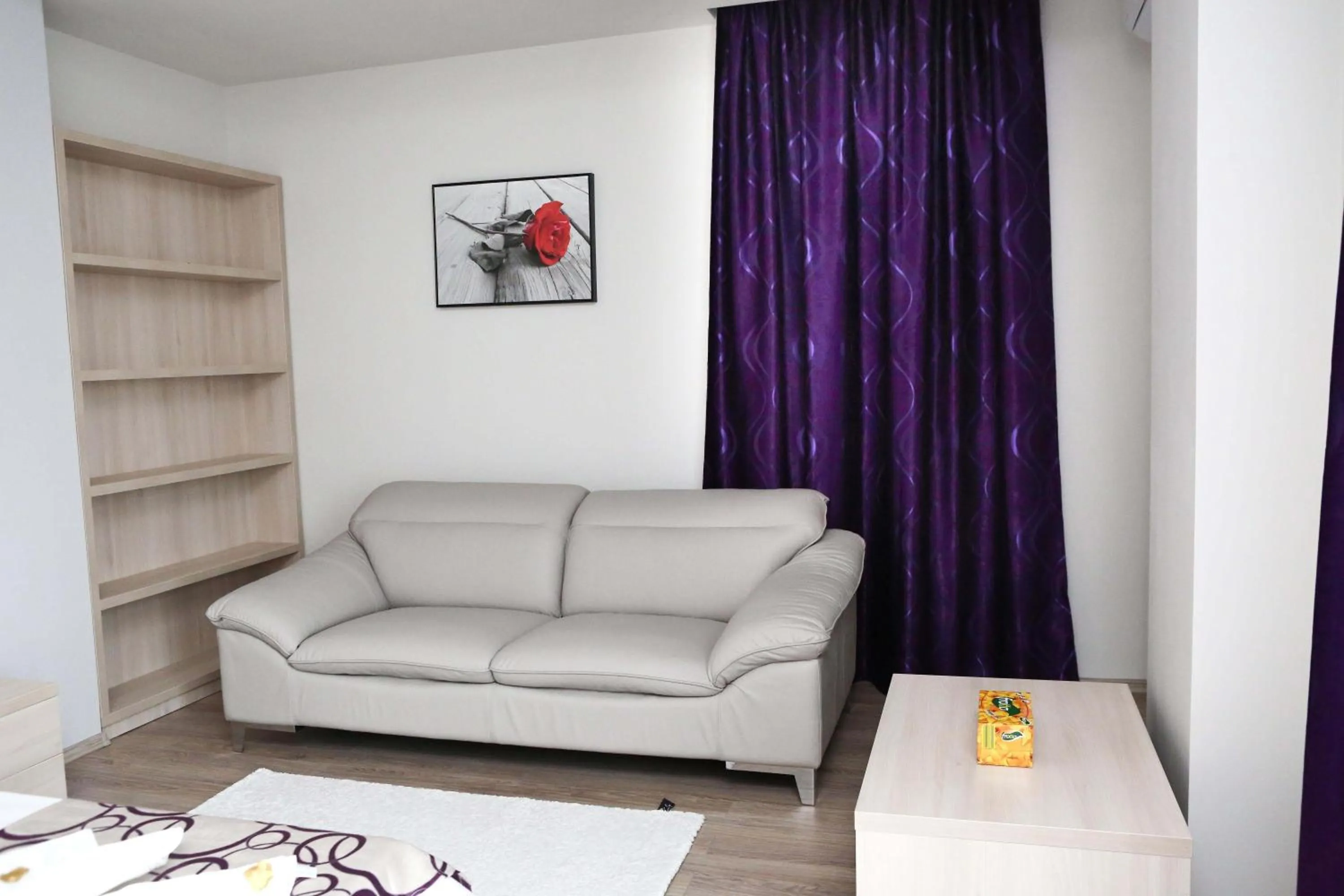 Living room in Kharisma Hotel