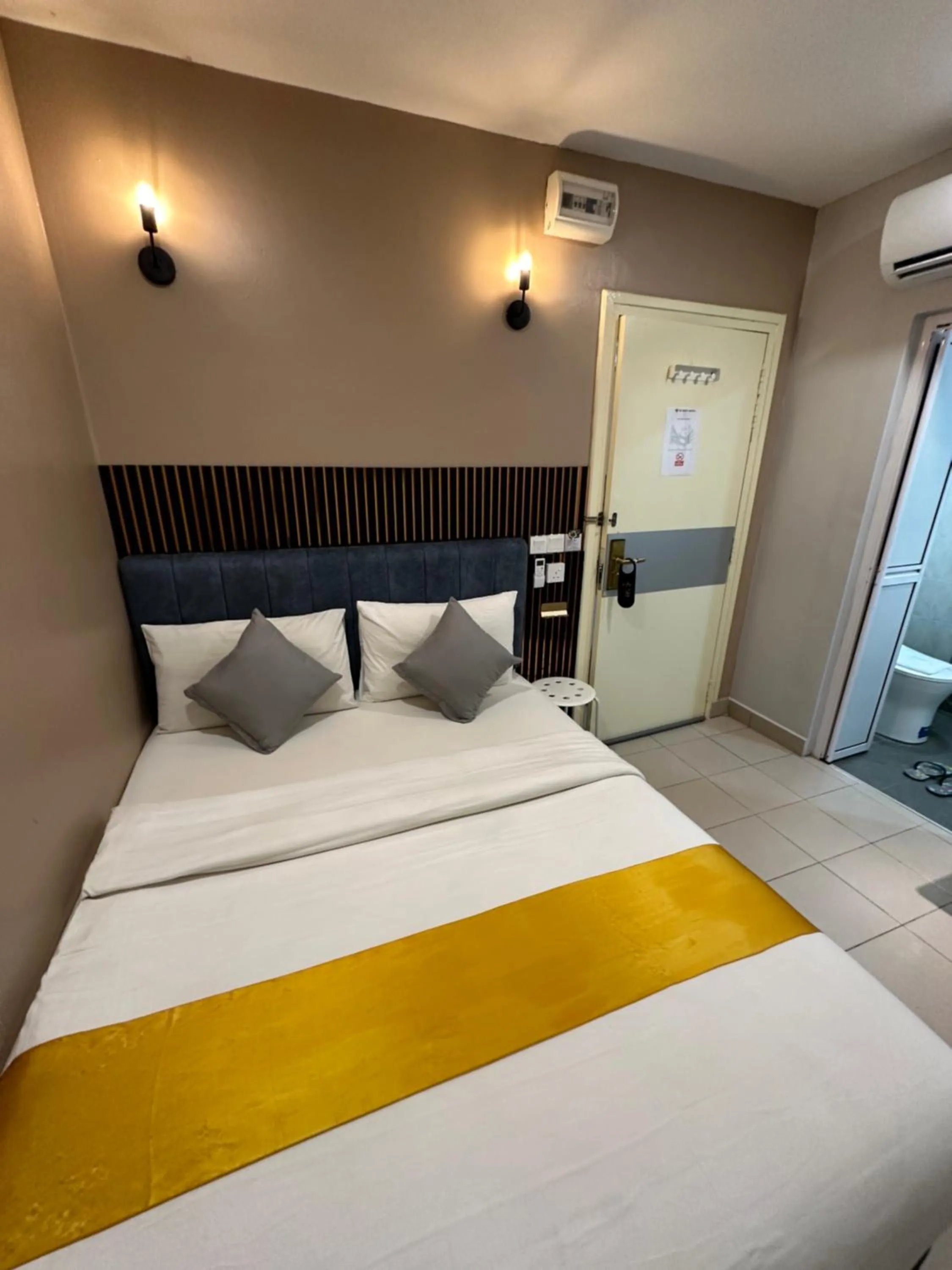 Deluxe Queen Room in SS Grey Hotel