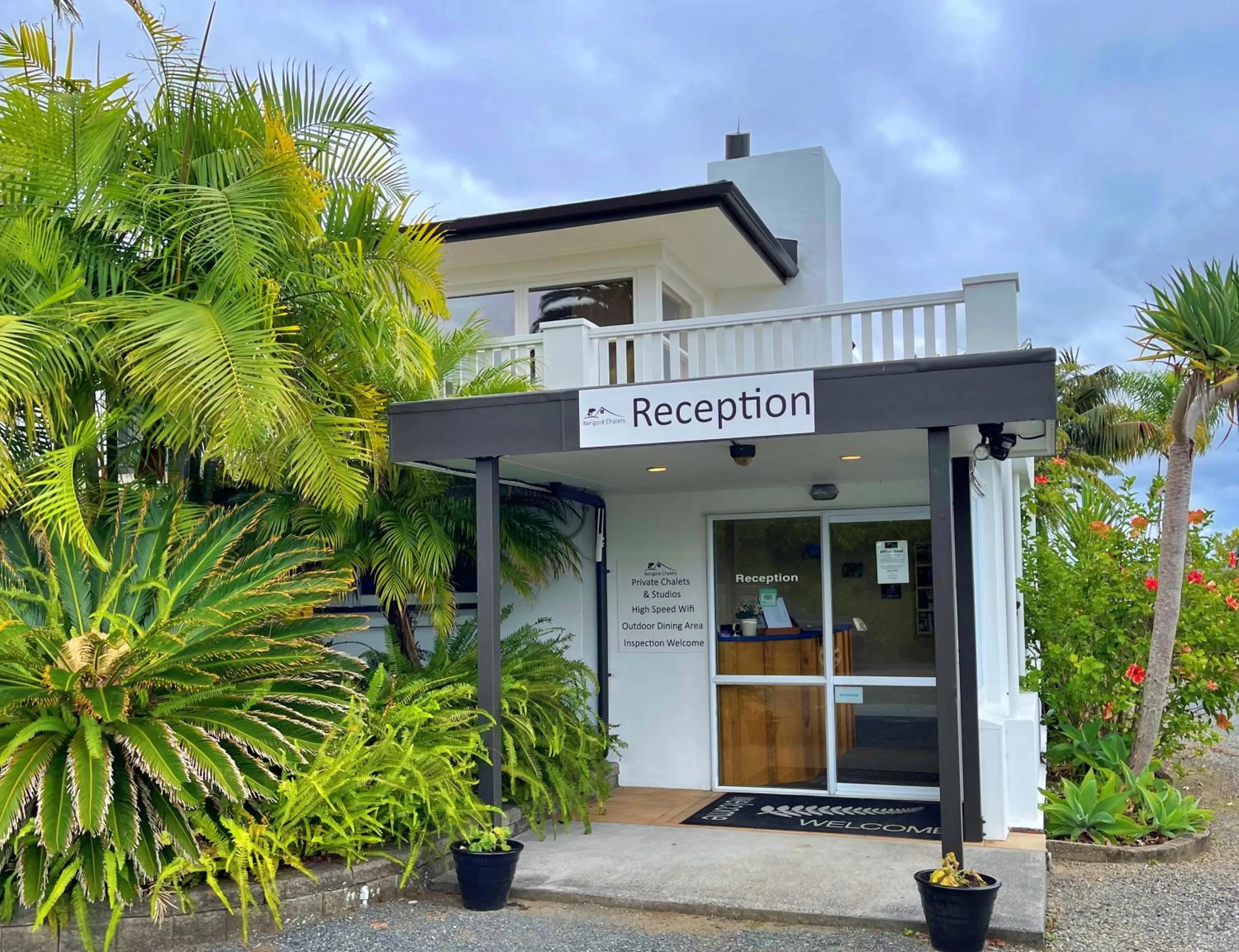 Property building in Kerigold Secluded Chalets Motel