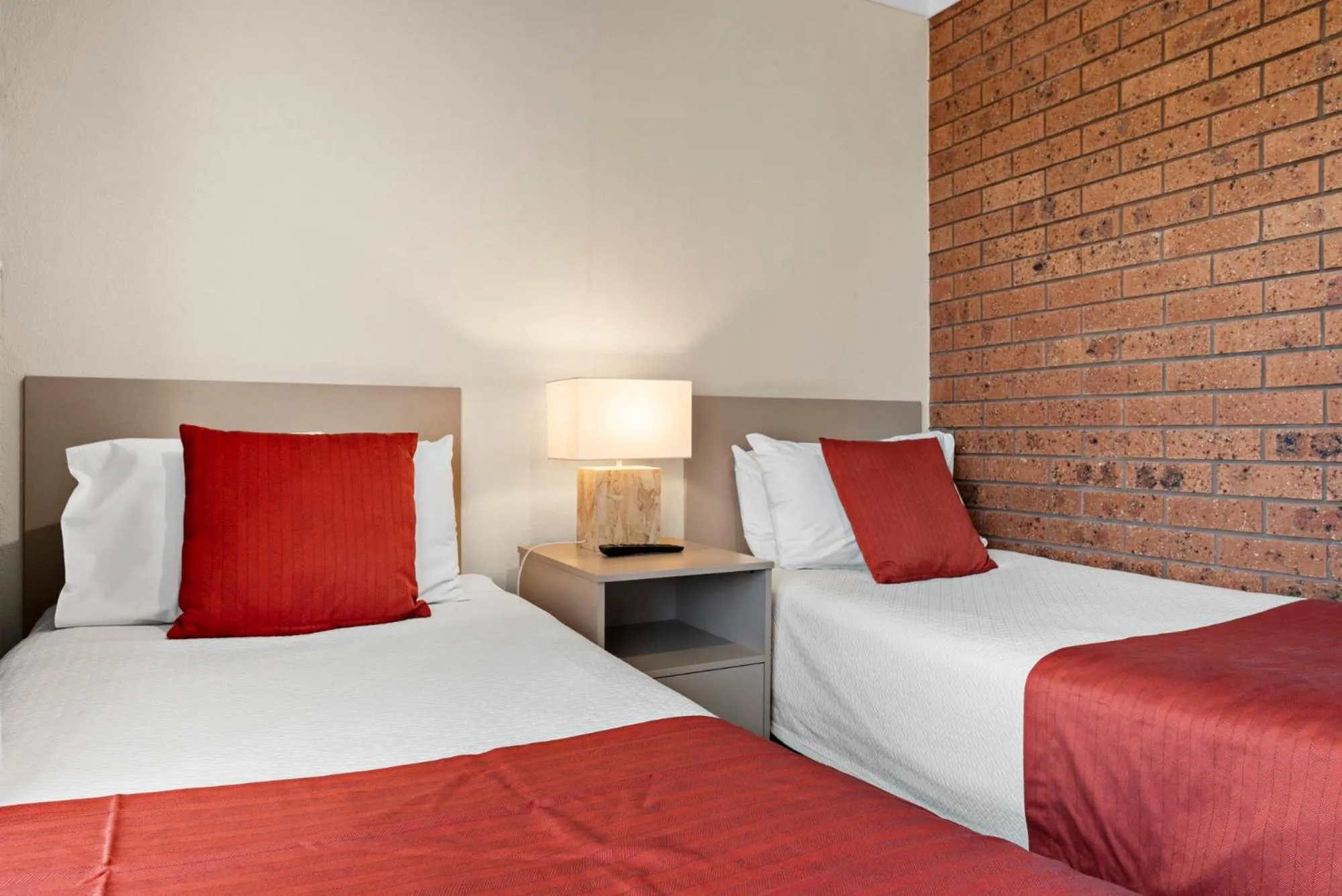 Bedroom, Bed in Bomaderry Motor Inn