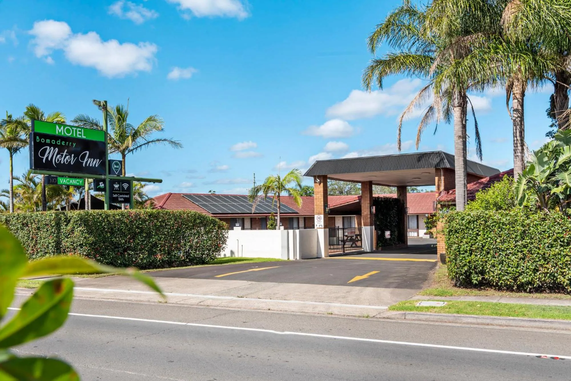 Property building in Bomaderry Motor Inn