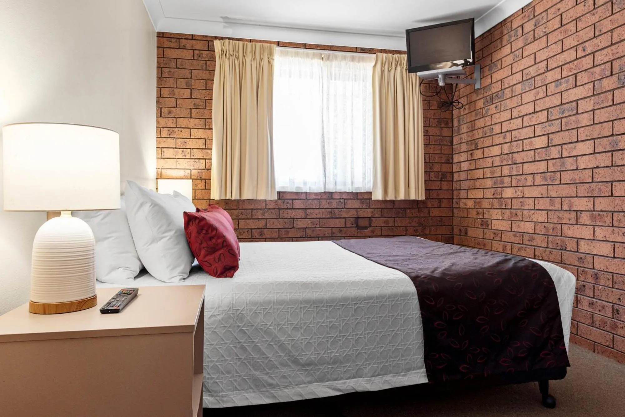 Bedroom, Bed in Bomaderry Motor Inn