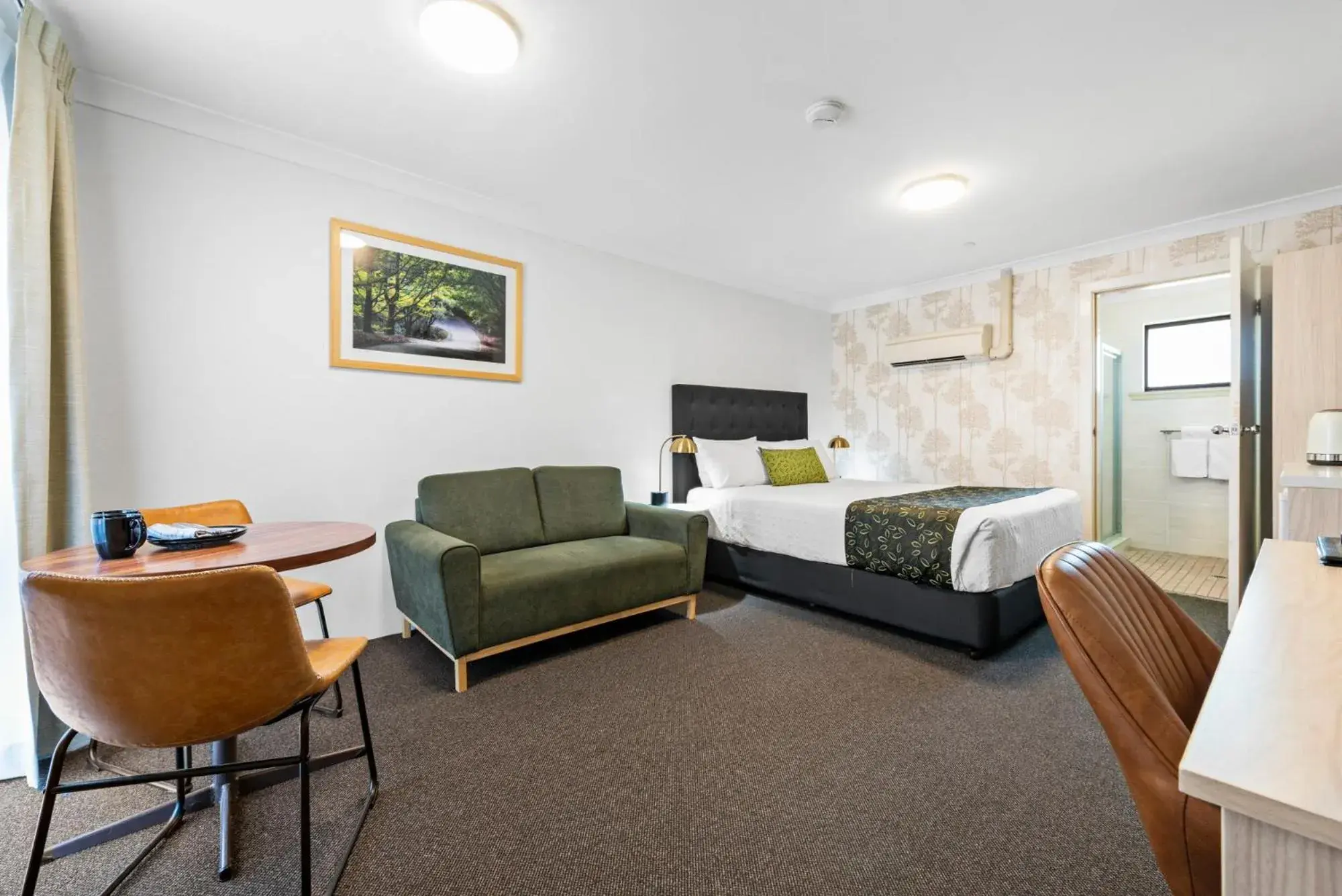 Superior Queen Room in Bomaderry Motor Inn Superior Queen Room in Bomaderry Motor Inn