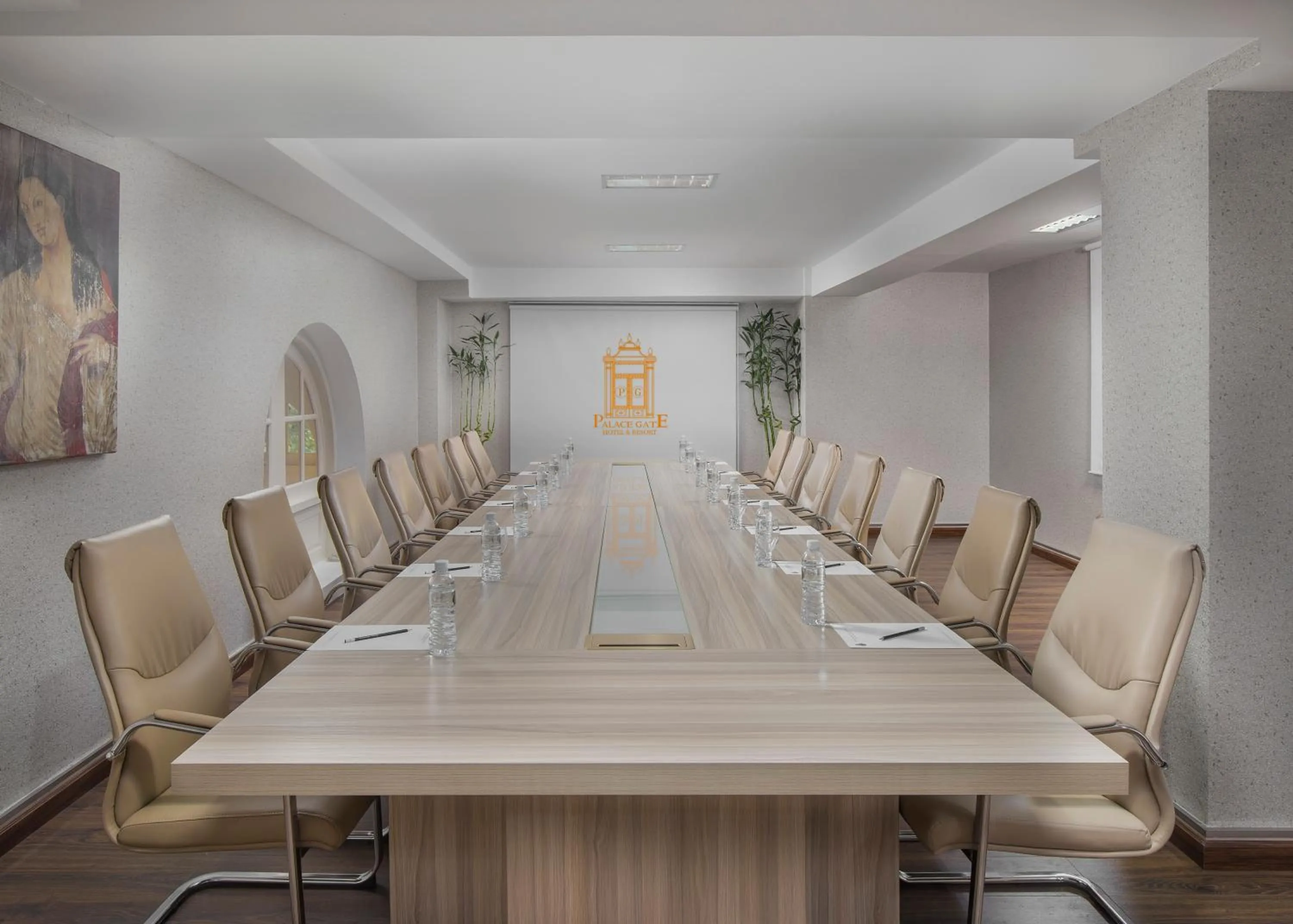 Meeting/conference room in Palace Gate Hotel & Residence by EHM