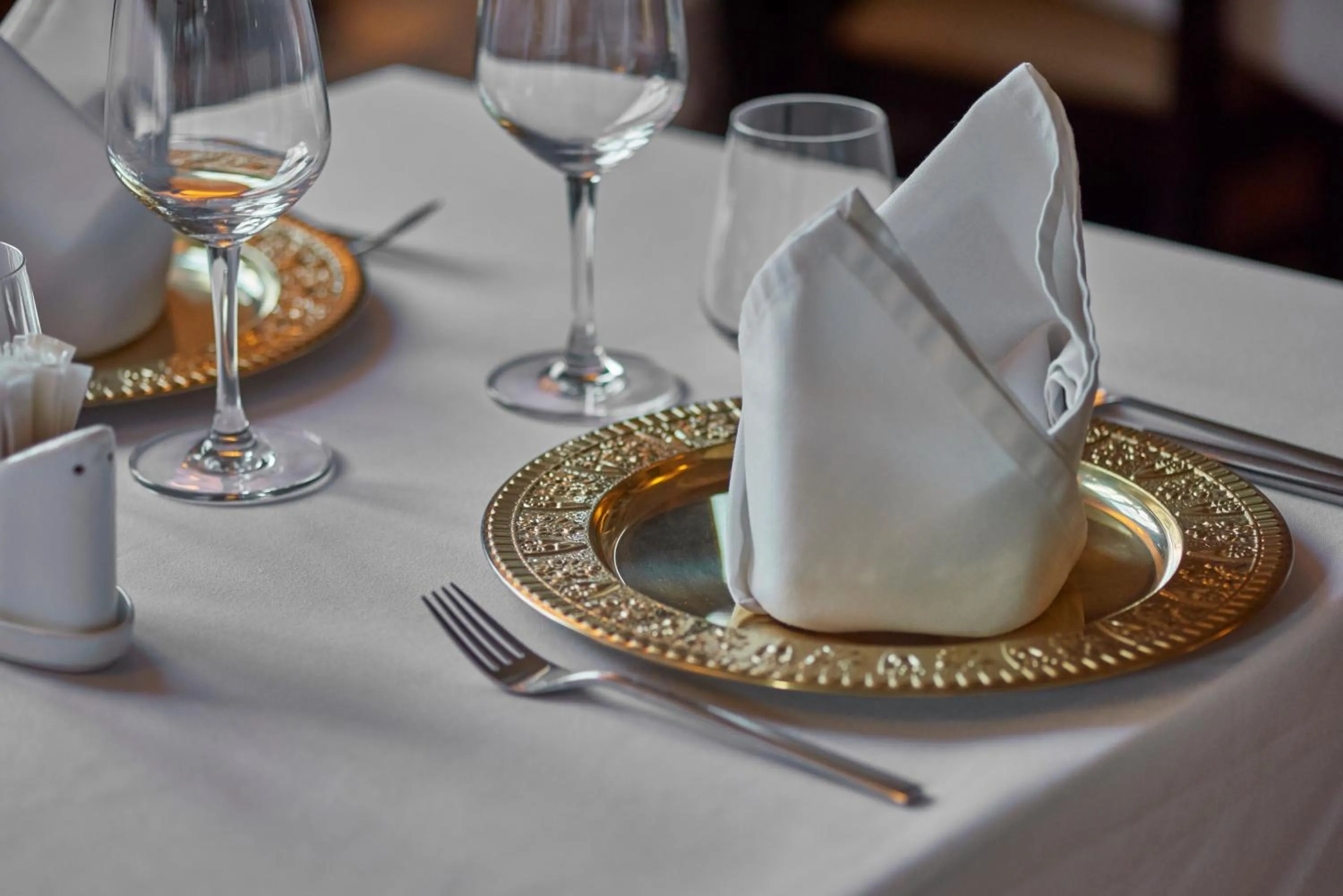 Restaurant/places to eat in Palace Gate Hotel & Residence by EHM