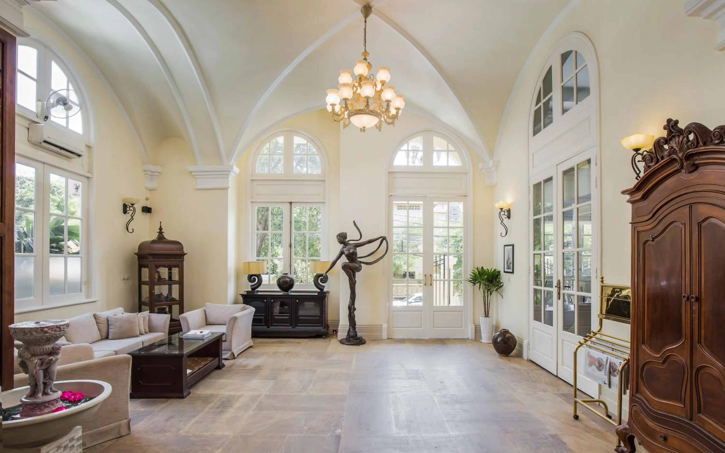 Lobby or reception in Palace Gate Hotel & Residence by EHM