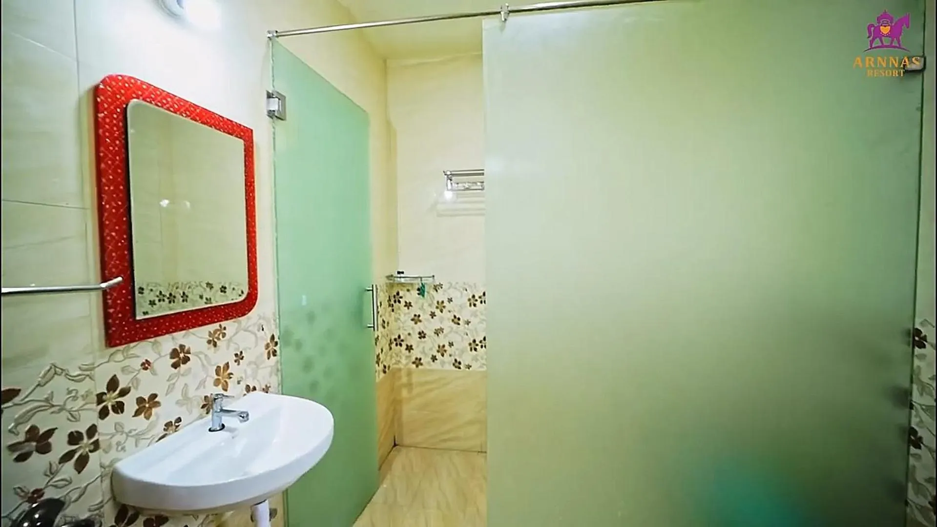 Shower in Arnnas Resort Diveagar