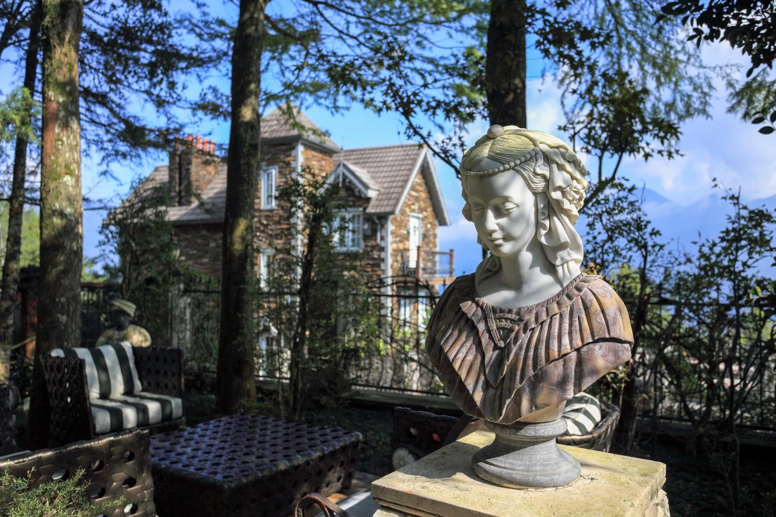 Garden view in Shangrila Music Villa