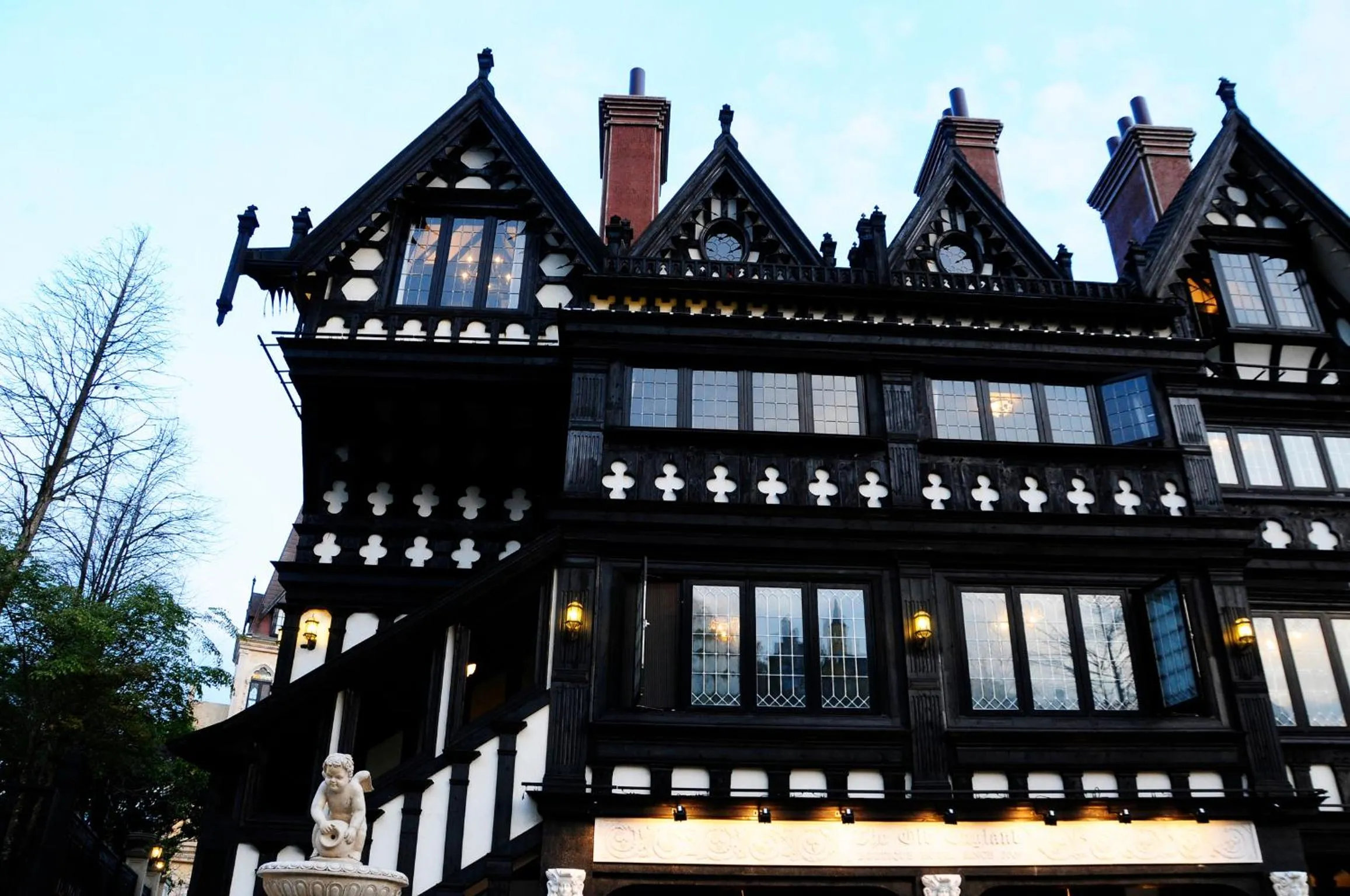Facade/entrance in The Old England Manor