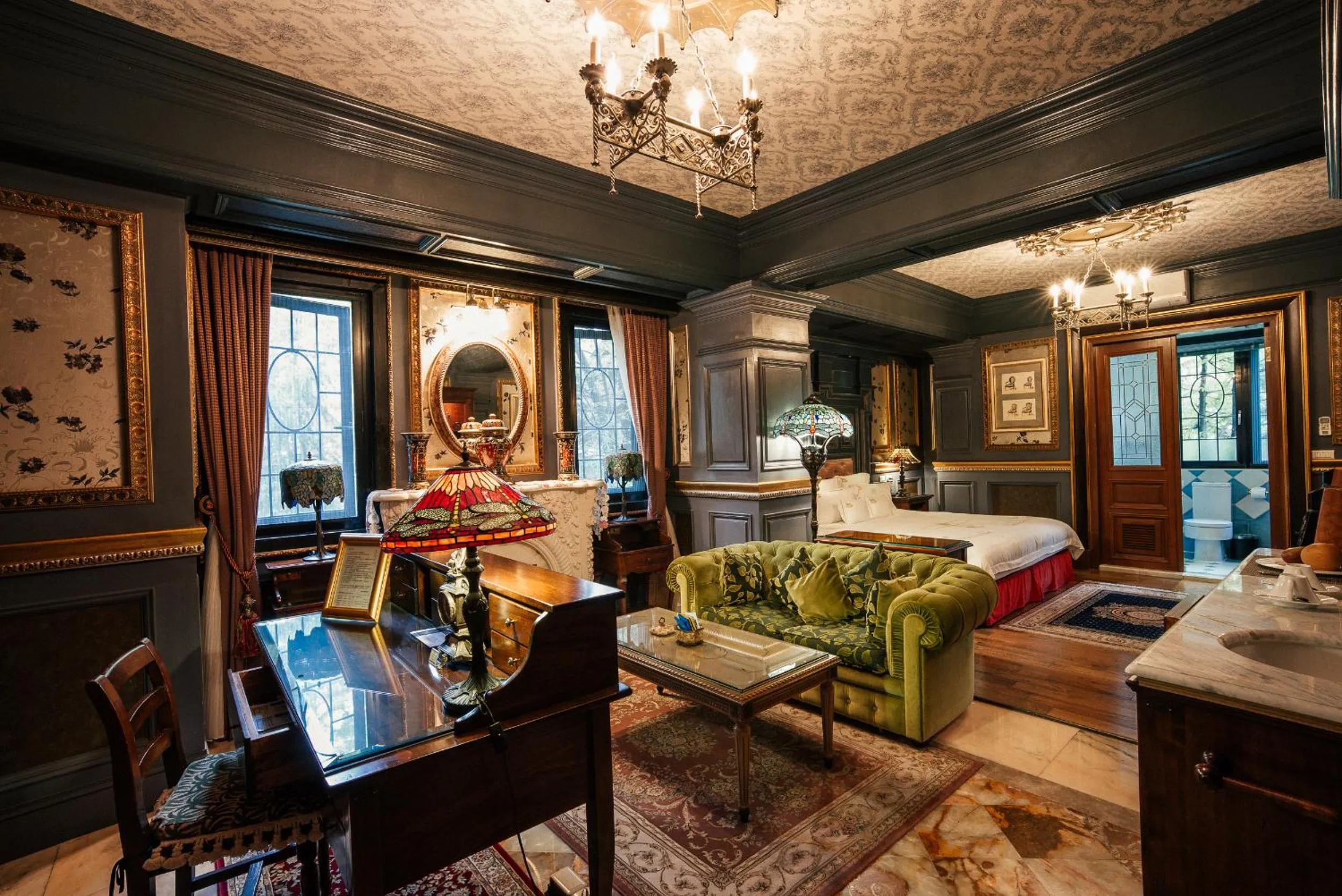 Living room in The Old England Manor