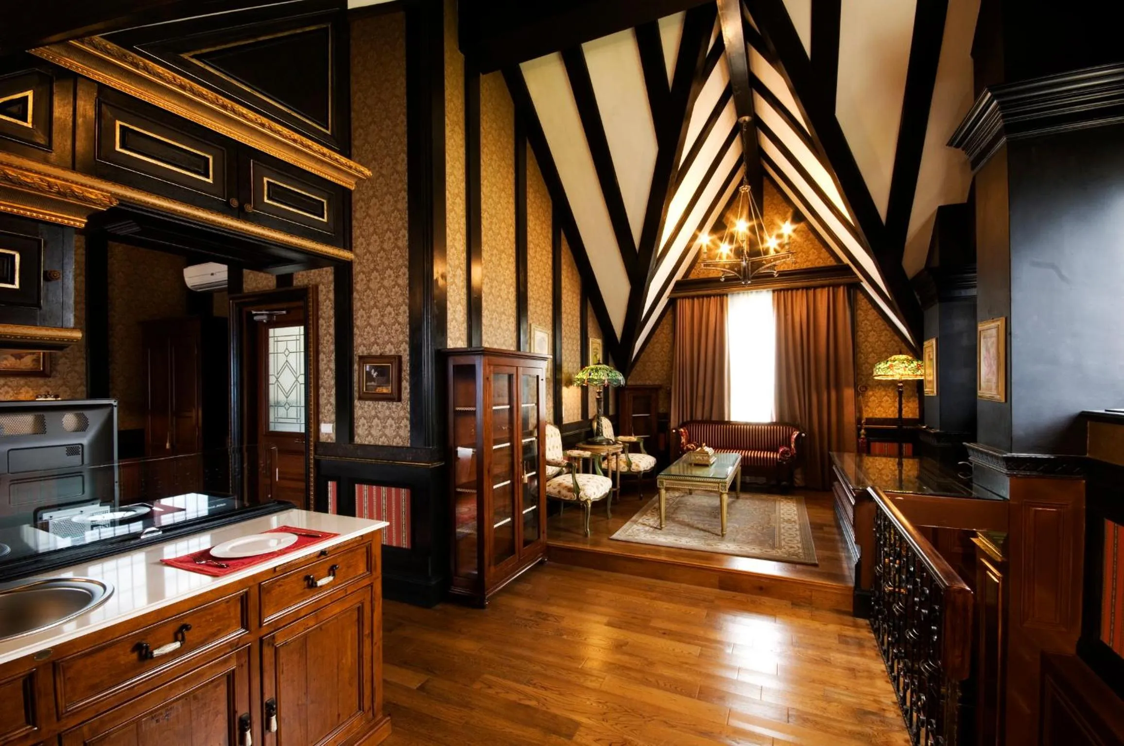 Photo of the whole room in The Old England Manor