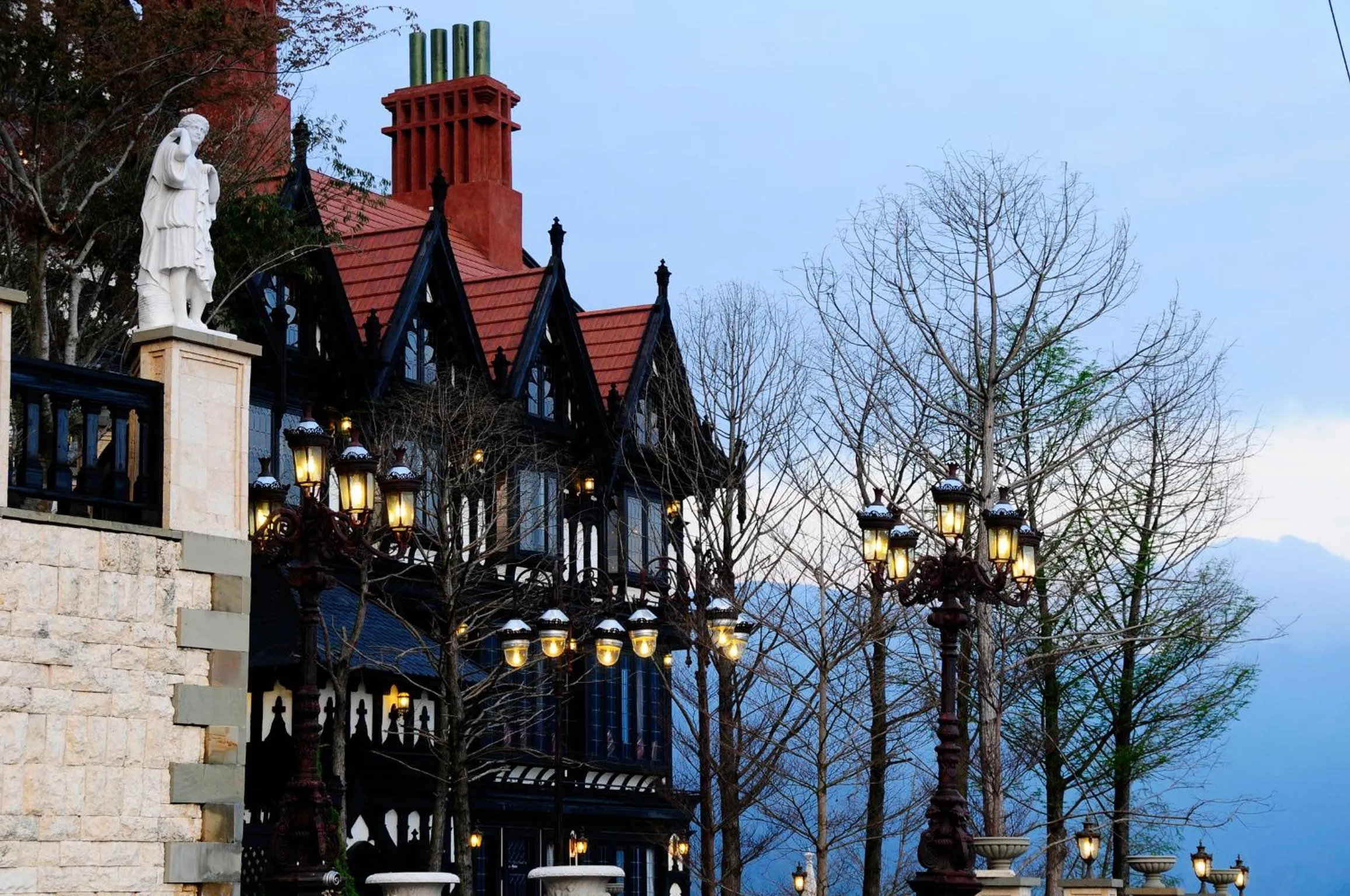 Facade/entrance in The Old England Manor