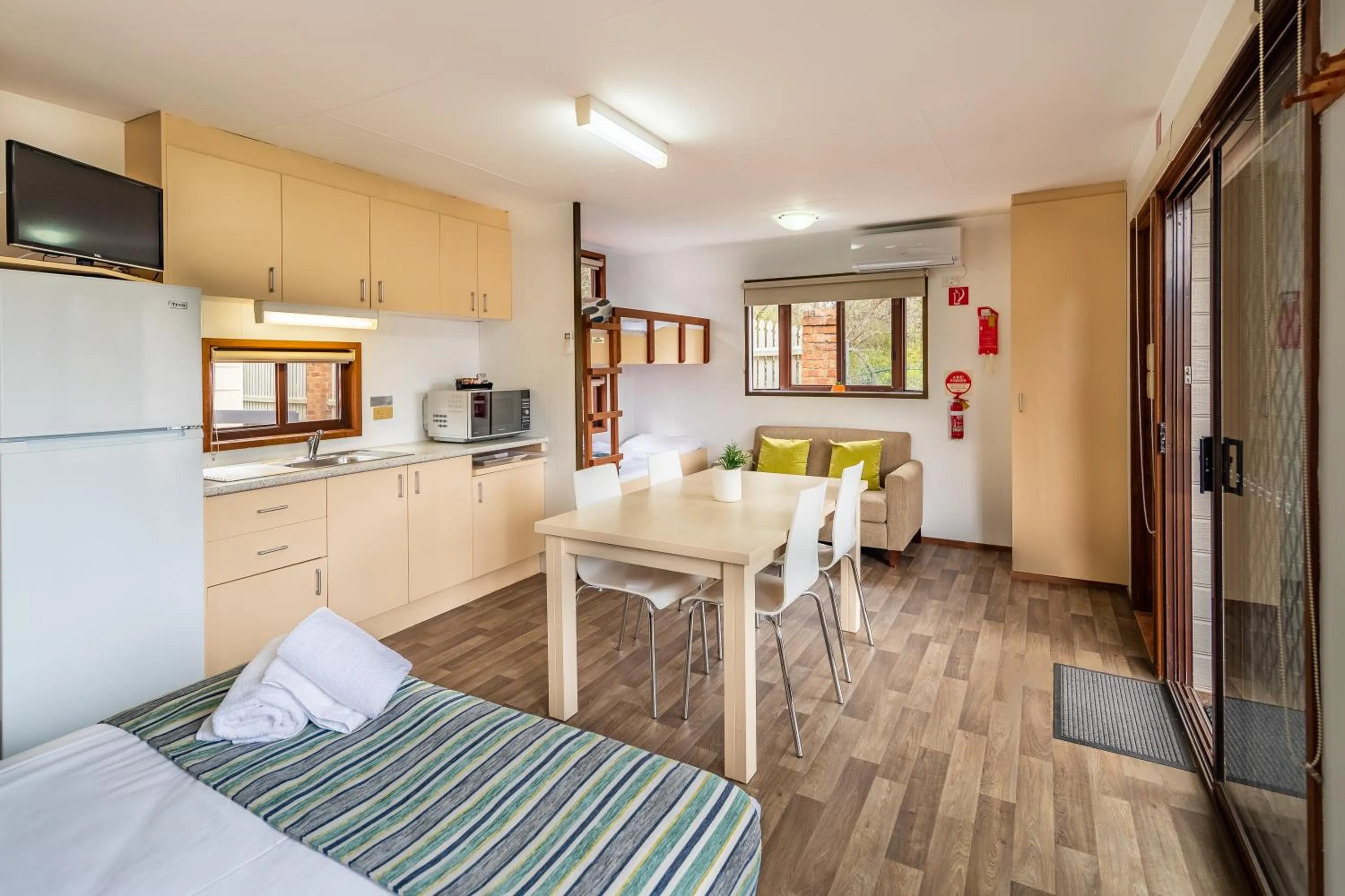Kitchen or kitchenette in NRMA Broulee Holiday park