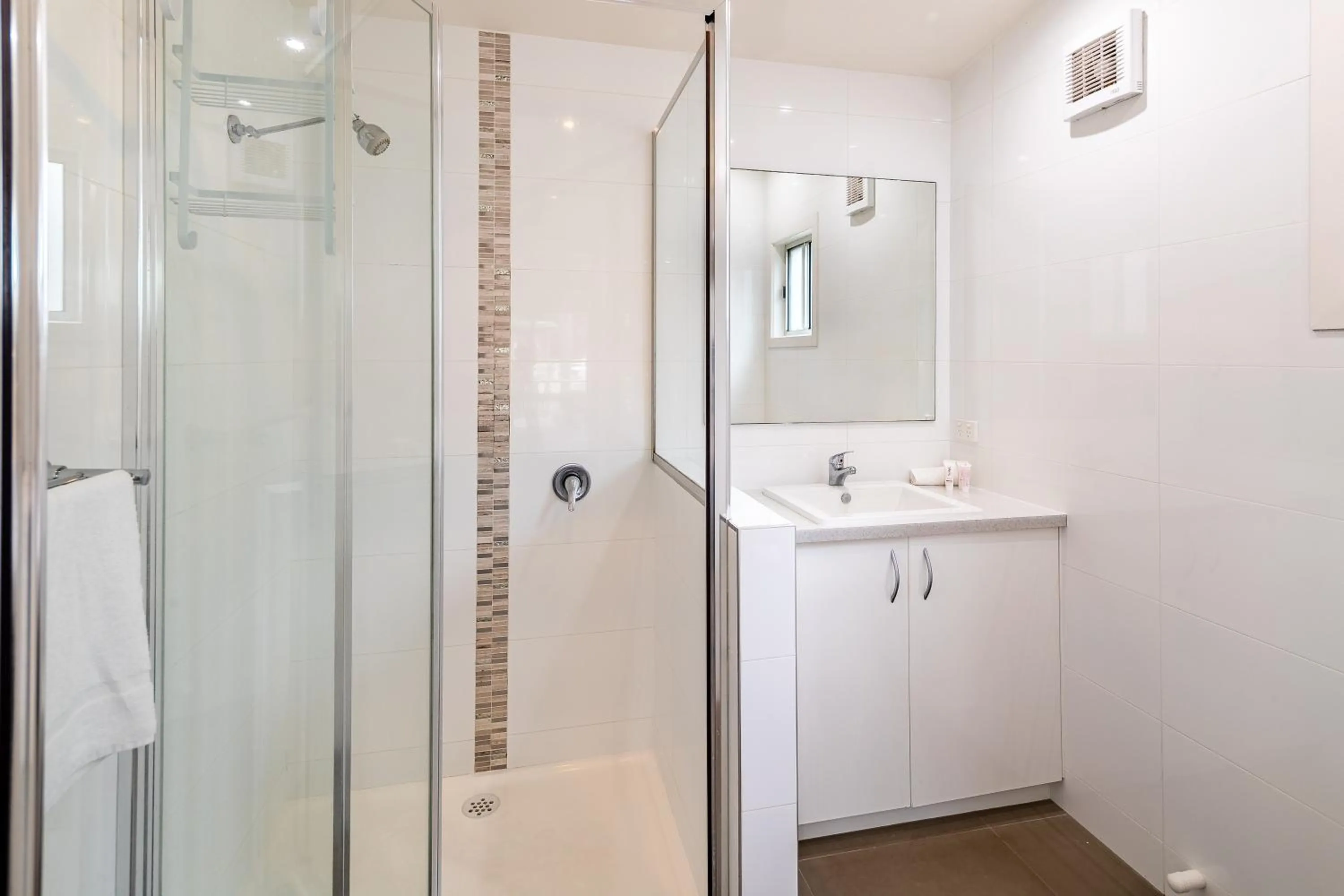 Bathroom in NRMA Broulee Holiday park