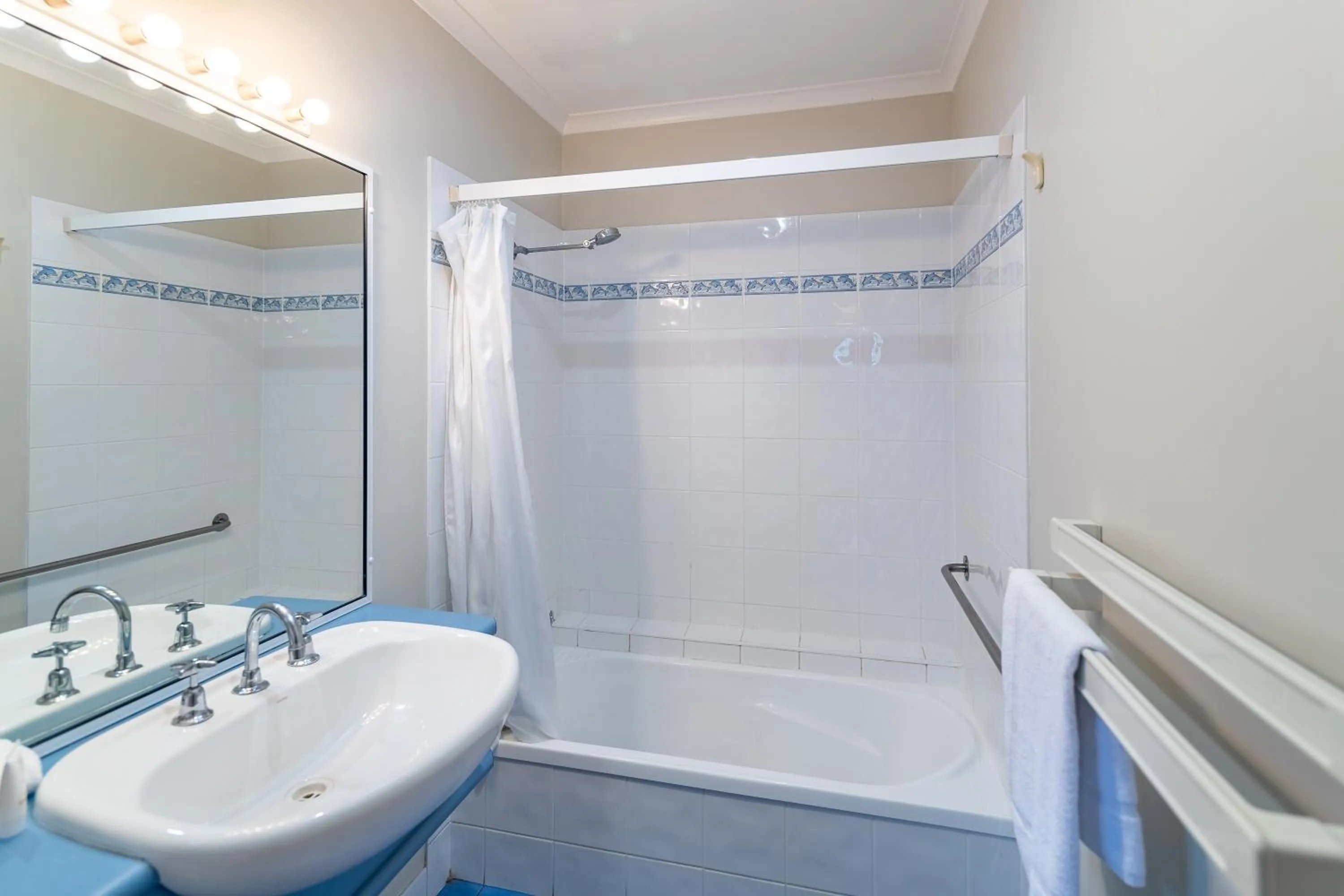 Bathroom in NRMA Broulee Holiday park