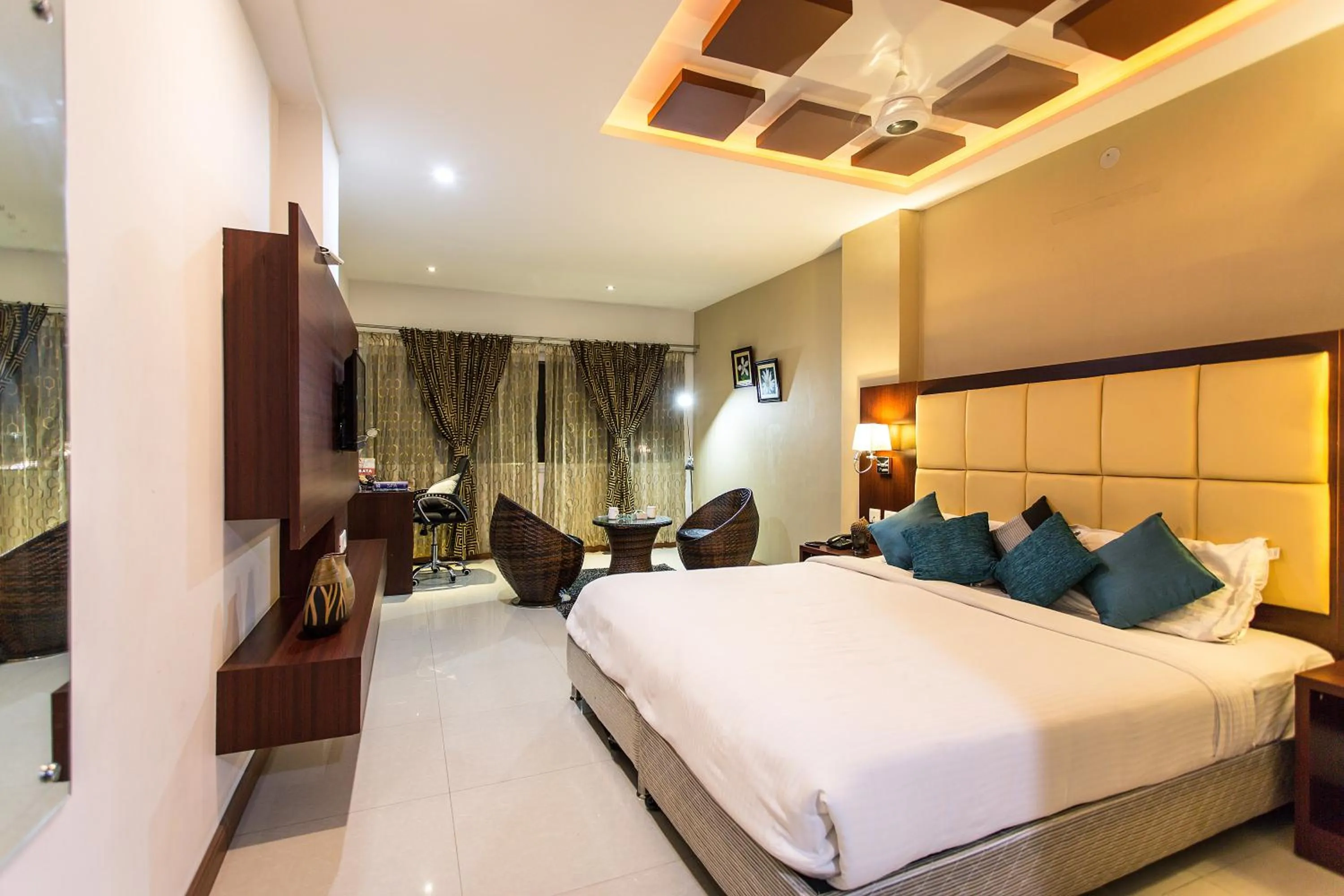 Bedroom, Bed in Rajmahal Inn