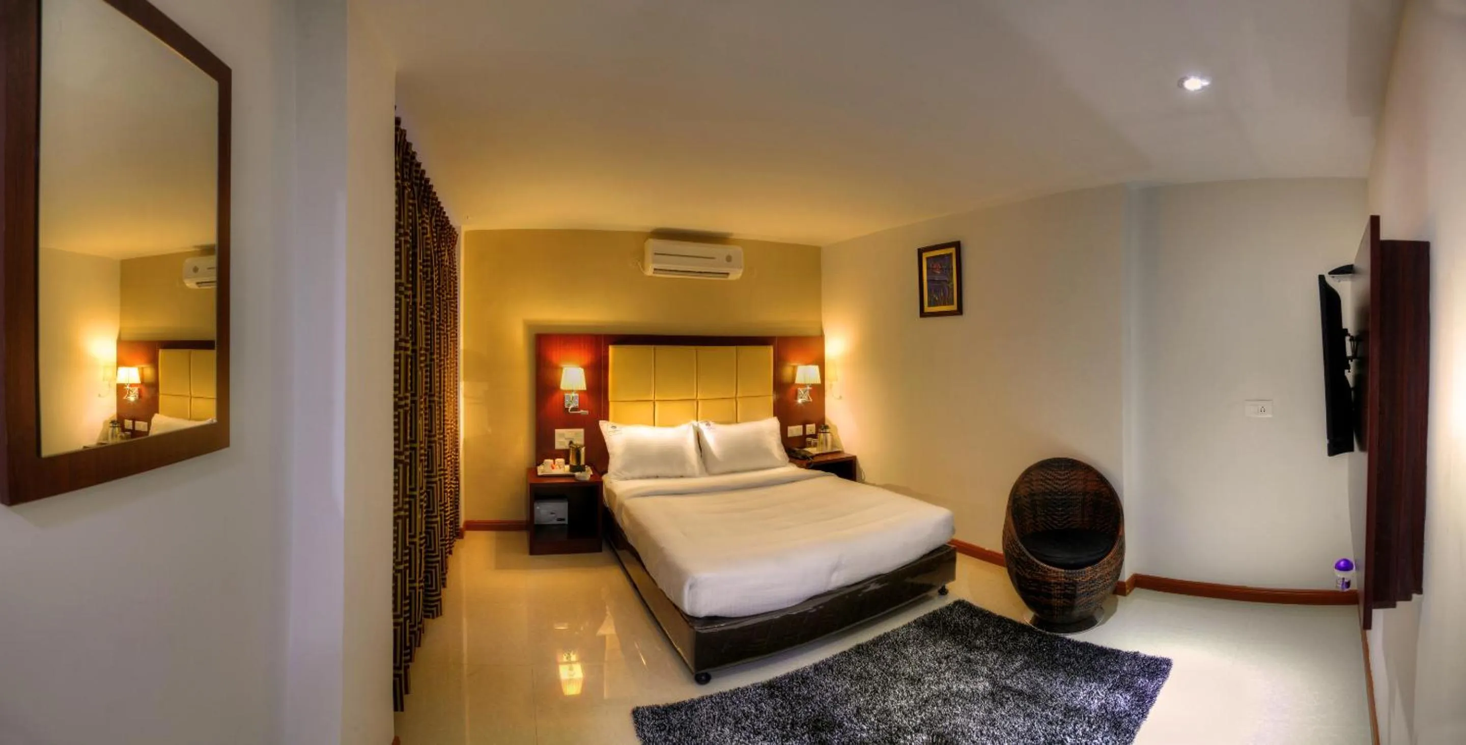 Bedroom, Bed in Rajmahal Inn