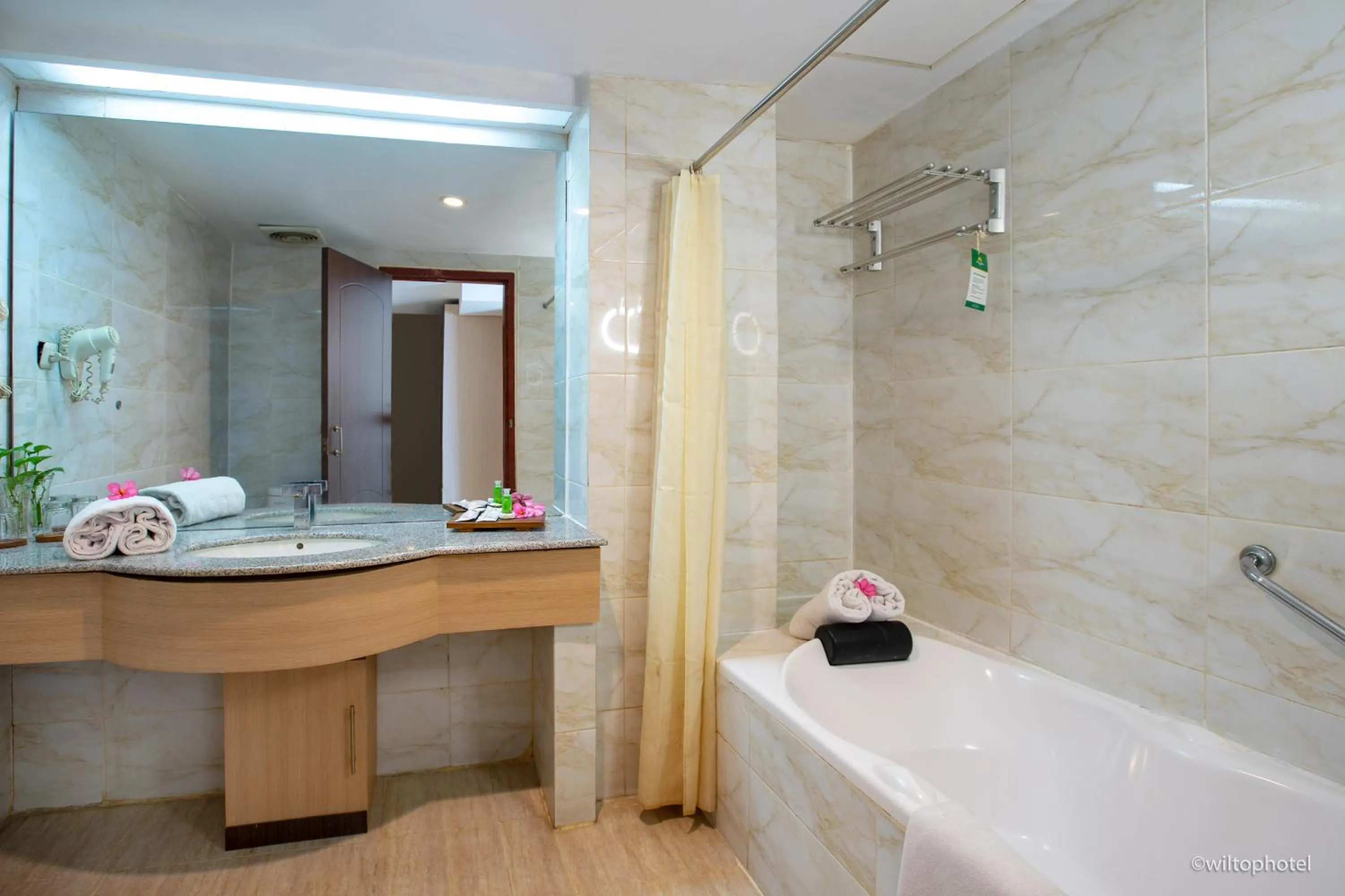 Bath in Wiltop Hotel Jambi