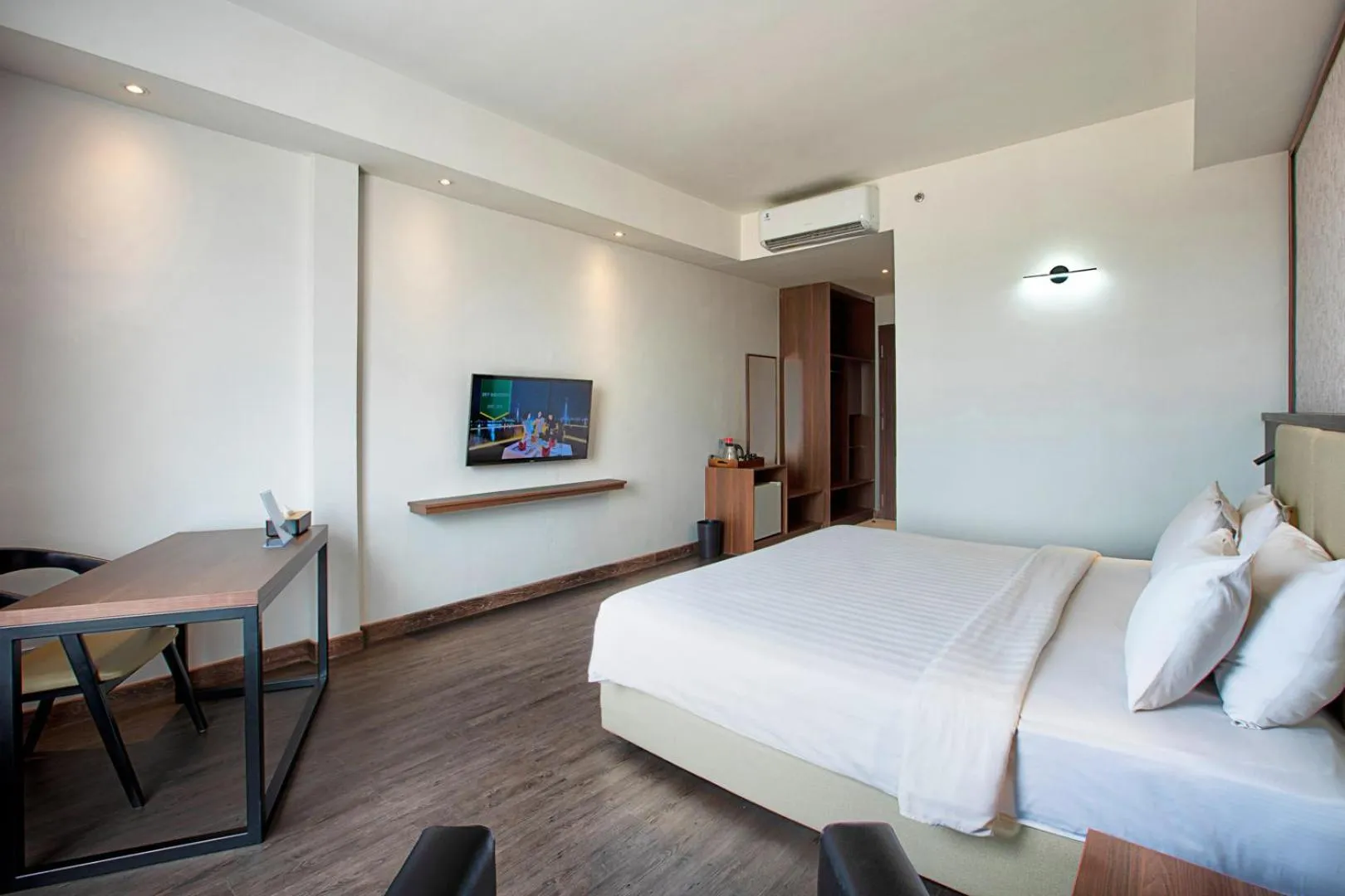 Bedroom, Bed in Wiltop Hotel Jambi