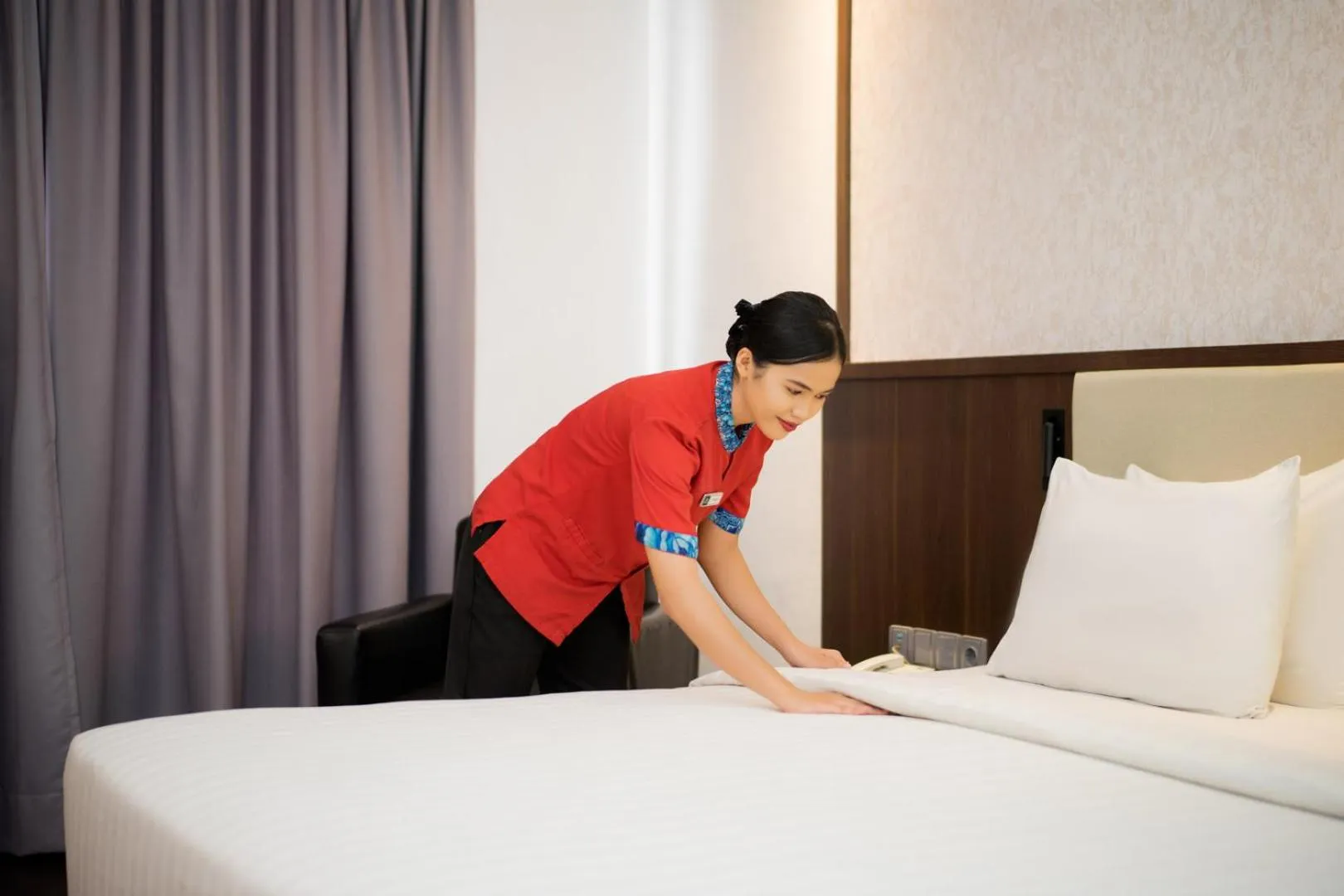 Staff, Bed in Wiltop Hotel Jambi