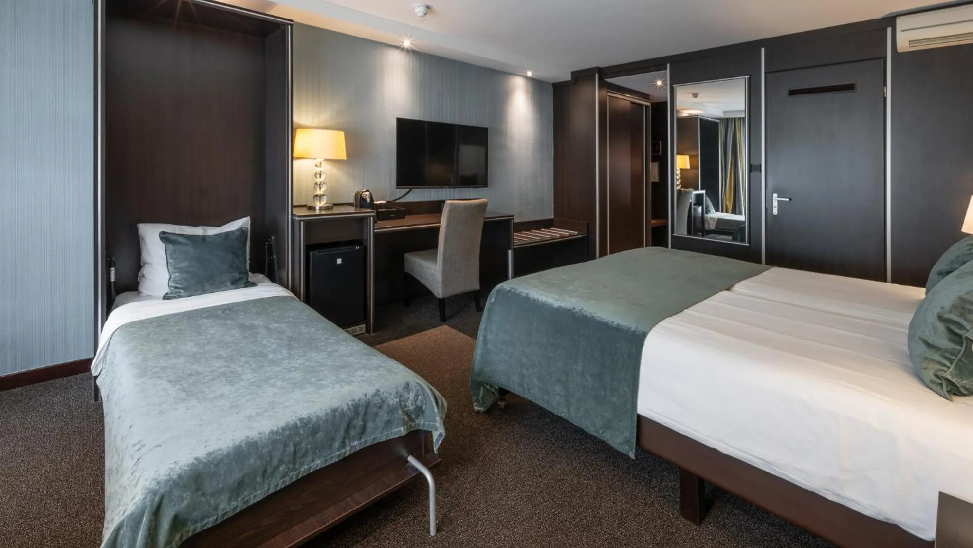 Bedroom, Bed in Van der Valk Hotel 's-Hertogenbosch – Vught
