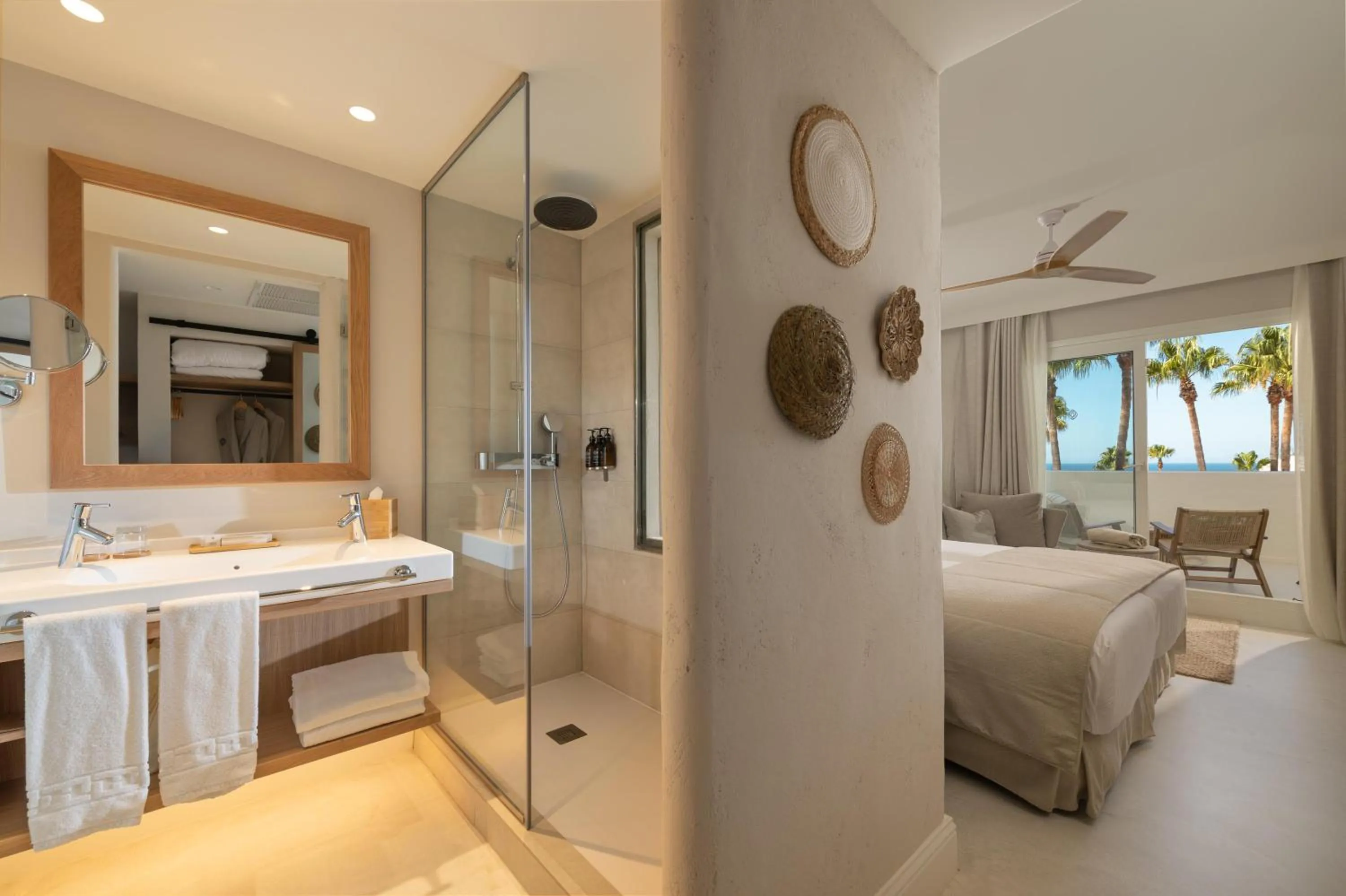 Bathroom, Bed in DAIA Slow Beach Hotel Conil - Adults Only Recommended